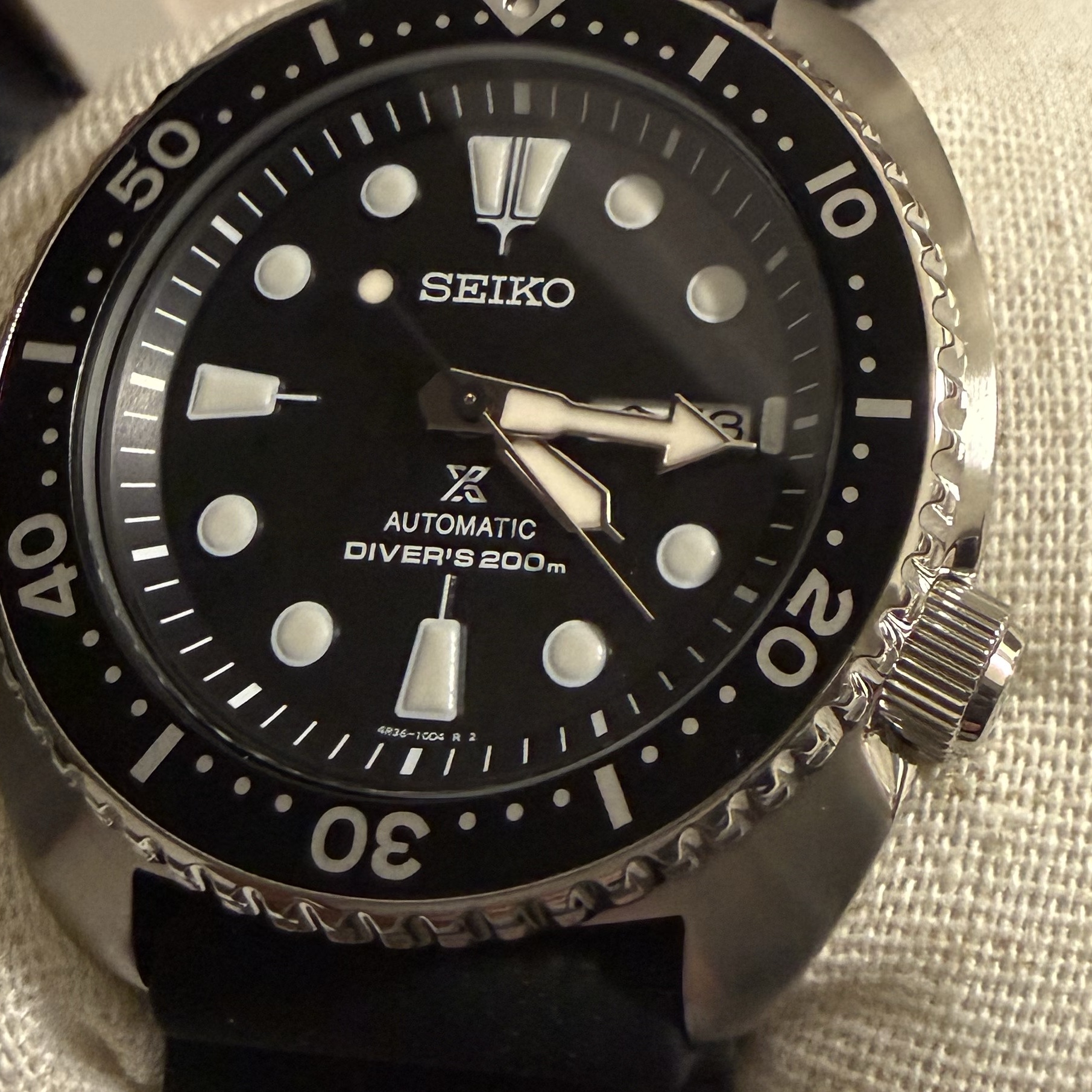 Seiko Prospex SRPE93 Black 착용 스타일