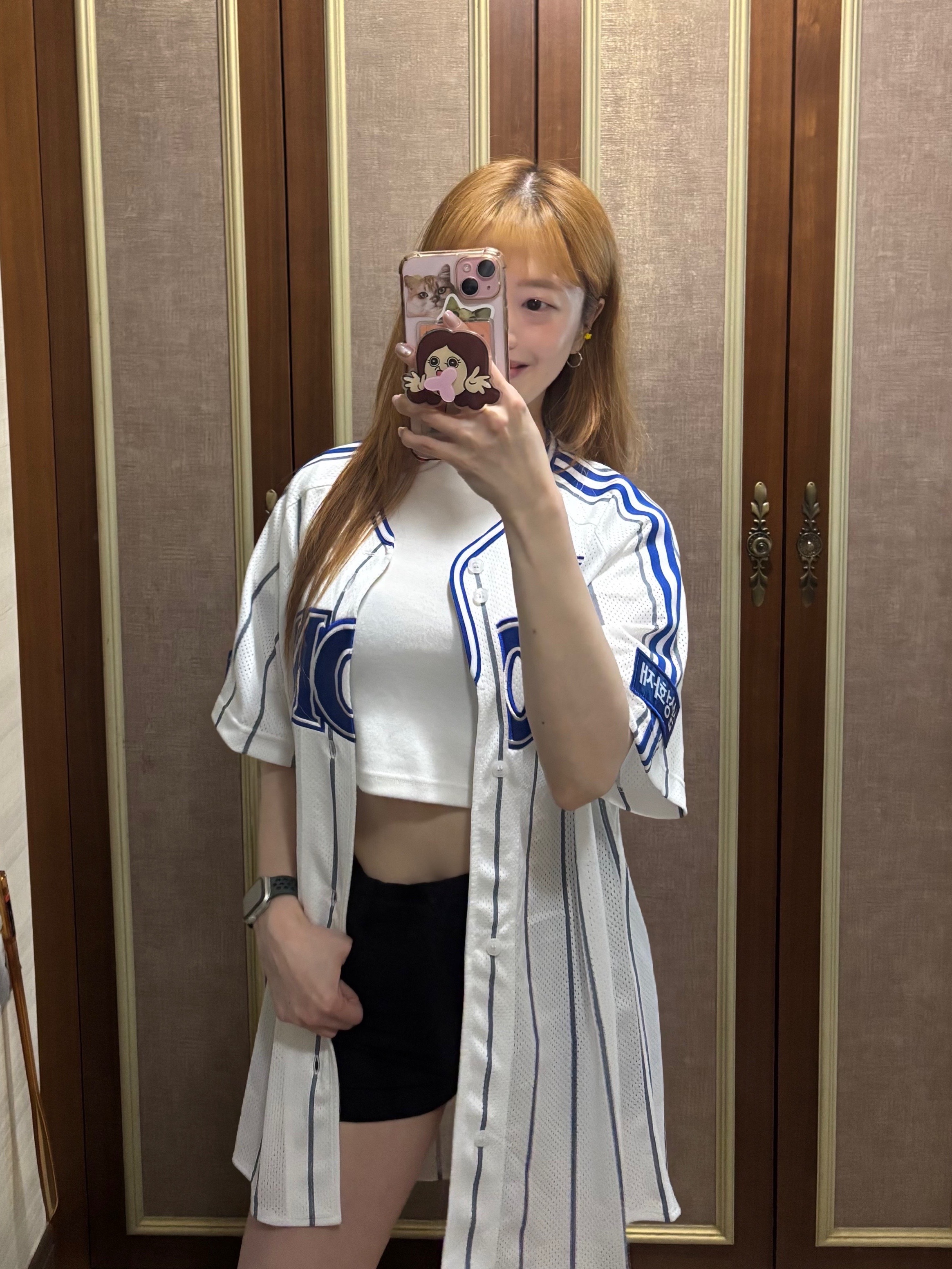 Samsung Lions 2025 Professional 02 Old Home Uniform White (Non Marking Ver.), Nike Air Penny II Atlantic Blue 착용 스타일 - 4