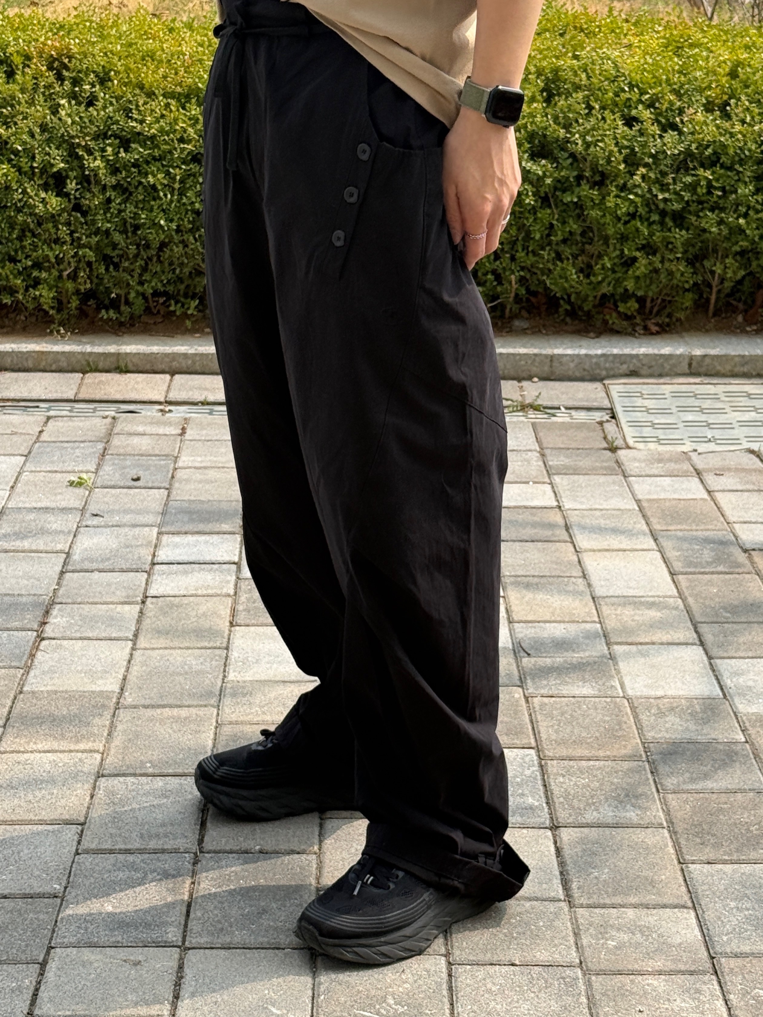 Sansan Gear Tie Pants Black, Hoka Bondi 6 Black - Wide 착용 스타일 - 3