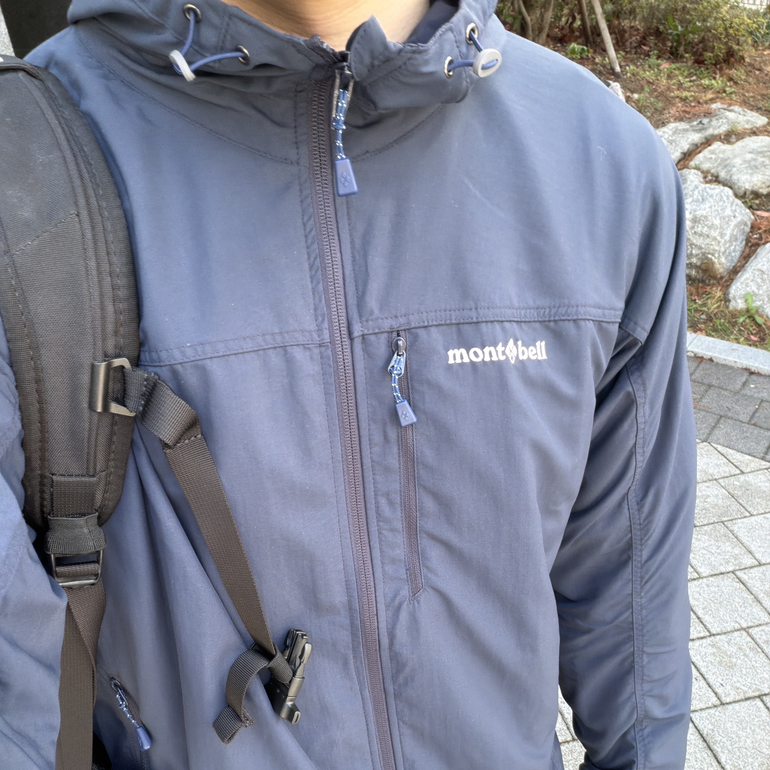 Montbell O.D. Hooded Jacket Black, Montbell O.D. Hooded Jacket Wine Red 착용 스타일 - 2