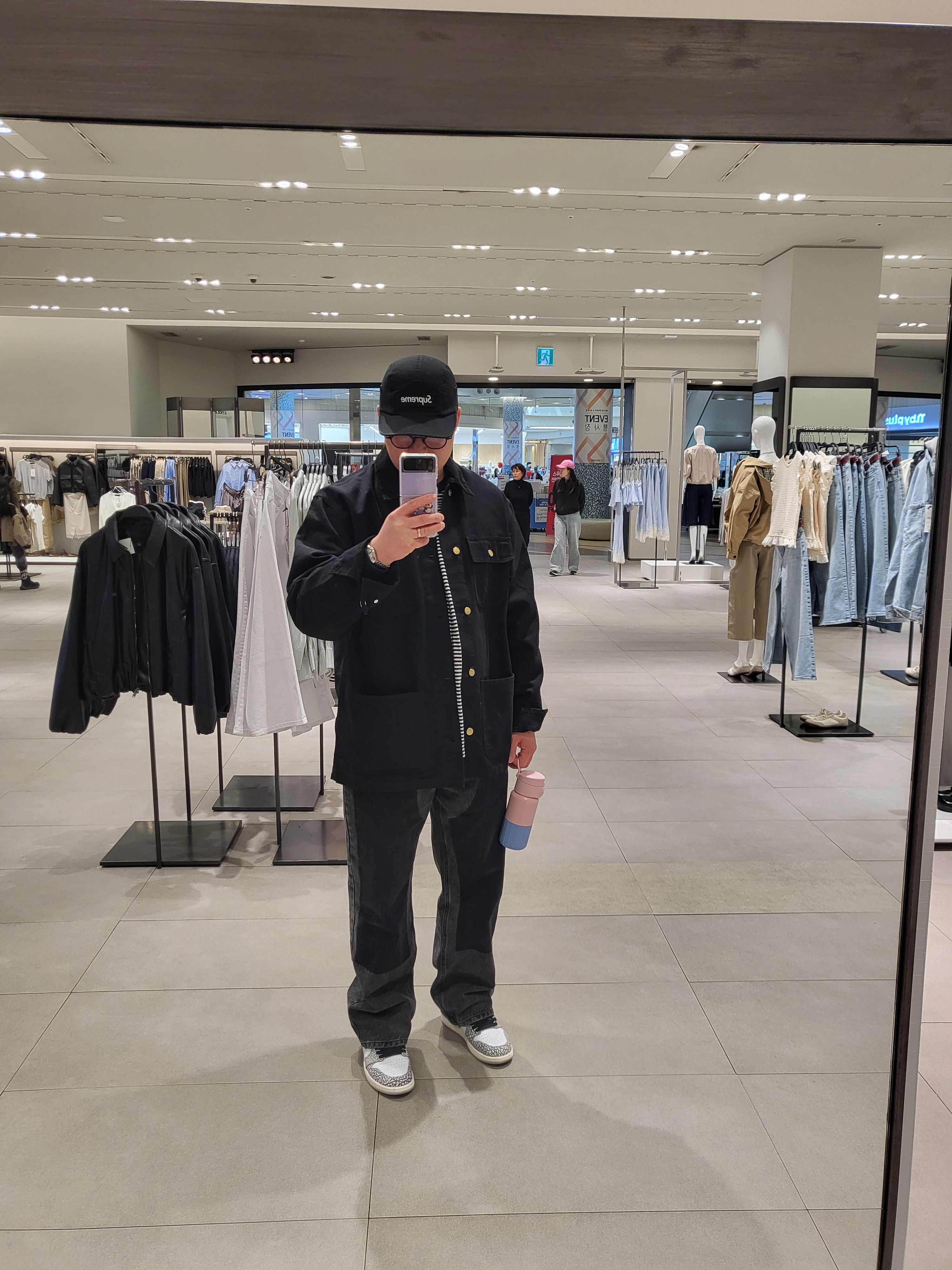 Supreme Military Camp Cap Black - 24FW, Carhartt WIP Dearborn Canvas (unlined) Michigan Chore Coat Black Black Rinsed - Spring 착용 스타일
