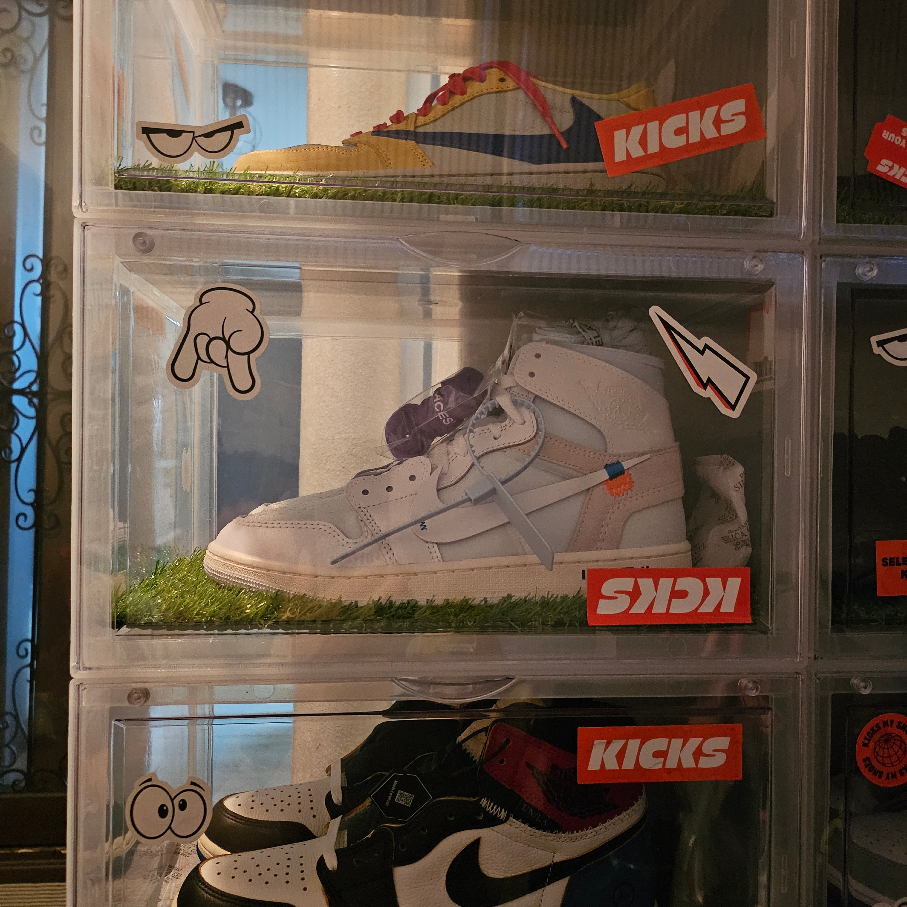 Jordan 1 x Virgil Abloh Archive Retro High Alaska White, Jordan 1 x Fragment x Union LA Black and Varsity Red 착용 스타일 - 2