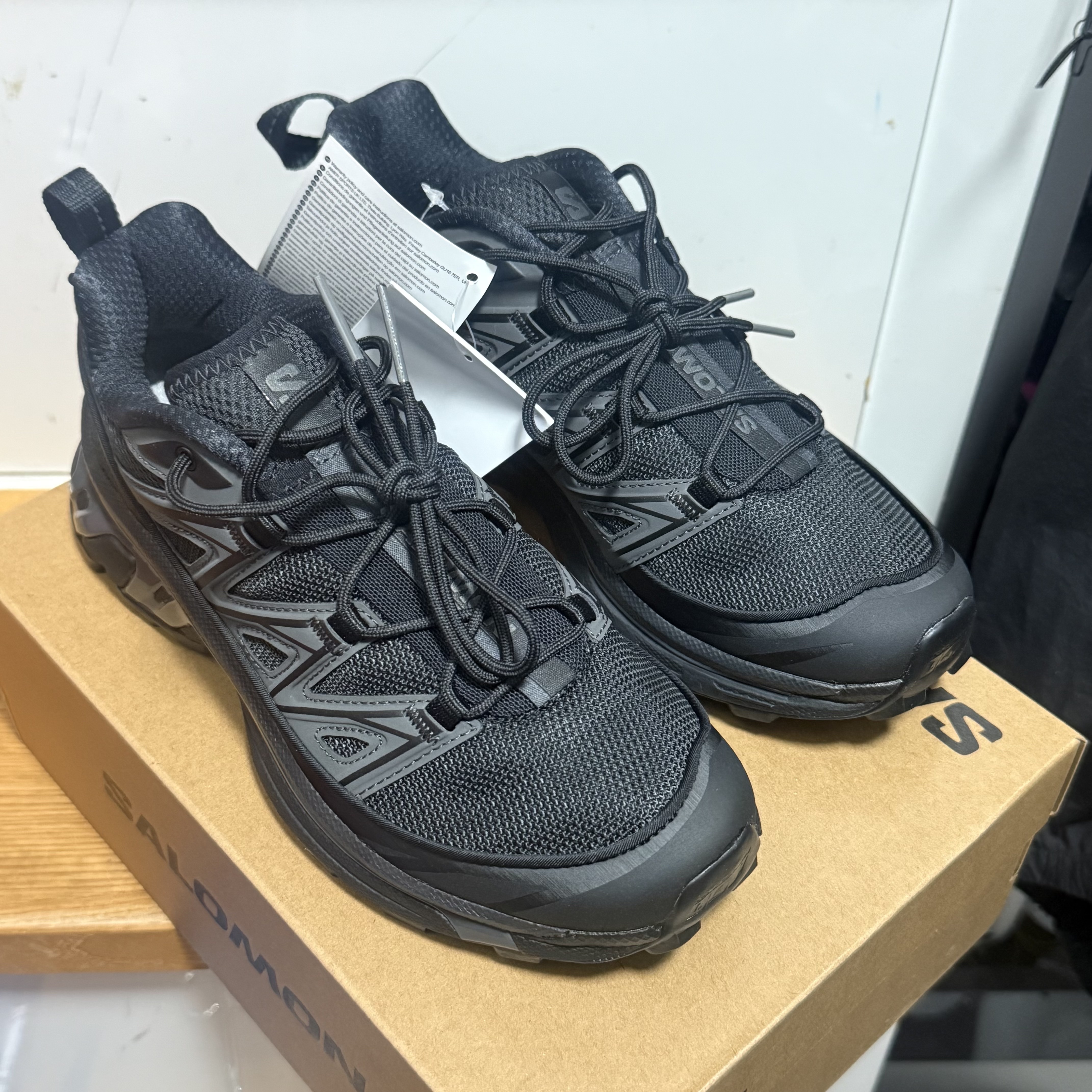 Salomon XT-6 Expanse Black Ebony 착용 스타일