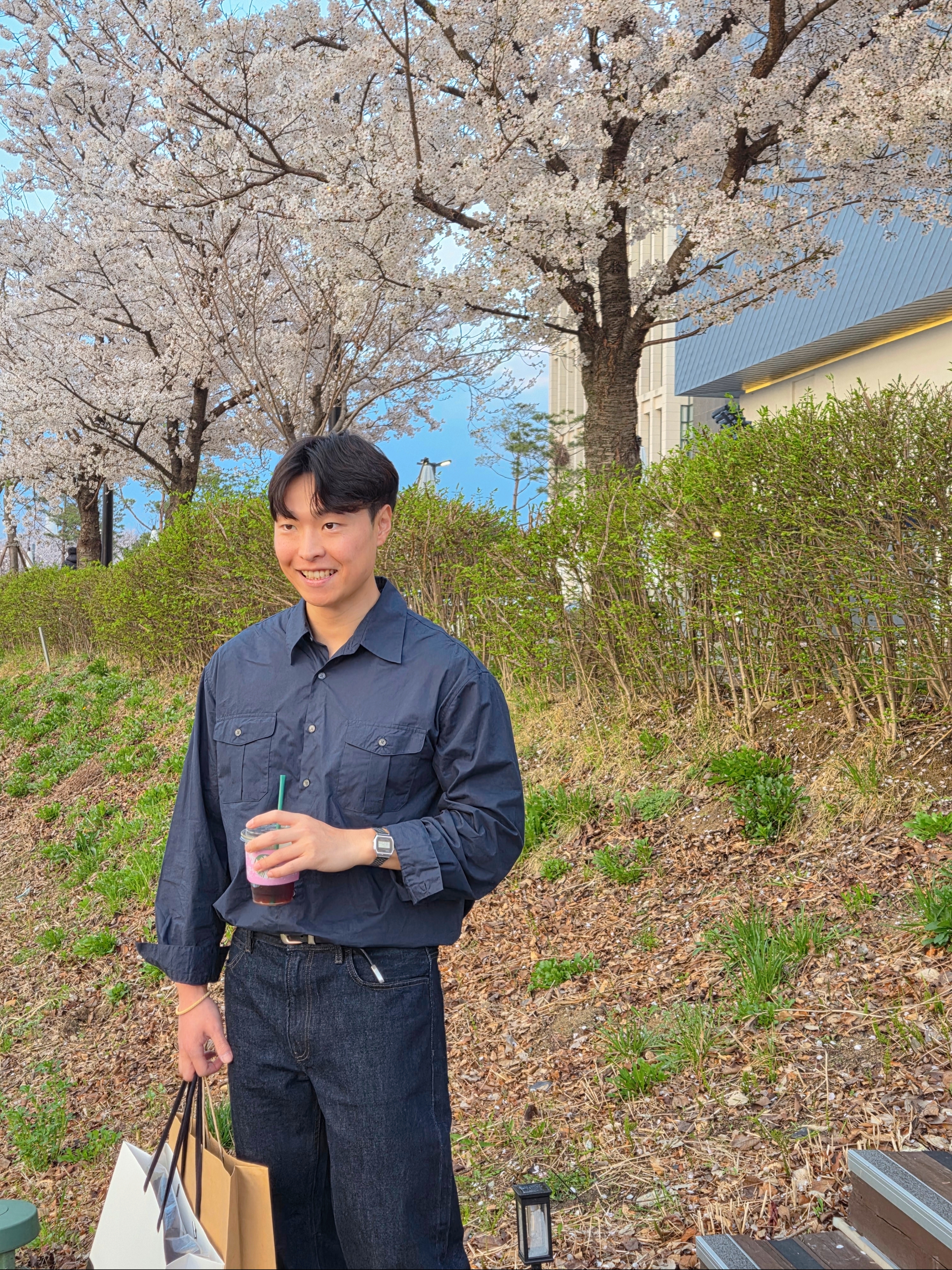 Uniqlo x JW Anderson Selvedge Straight Jeans Navy, [천원딜] Casio A159WA-N1DF 착용 스타일 - 3