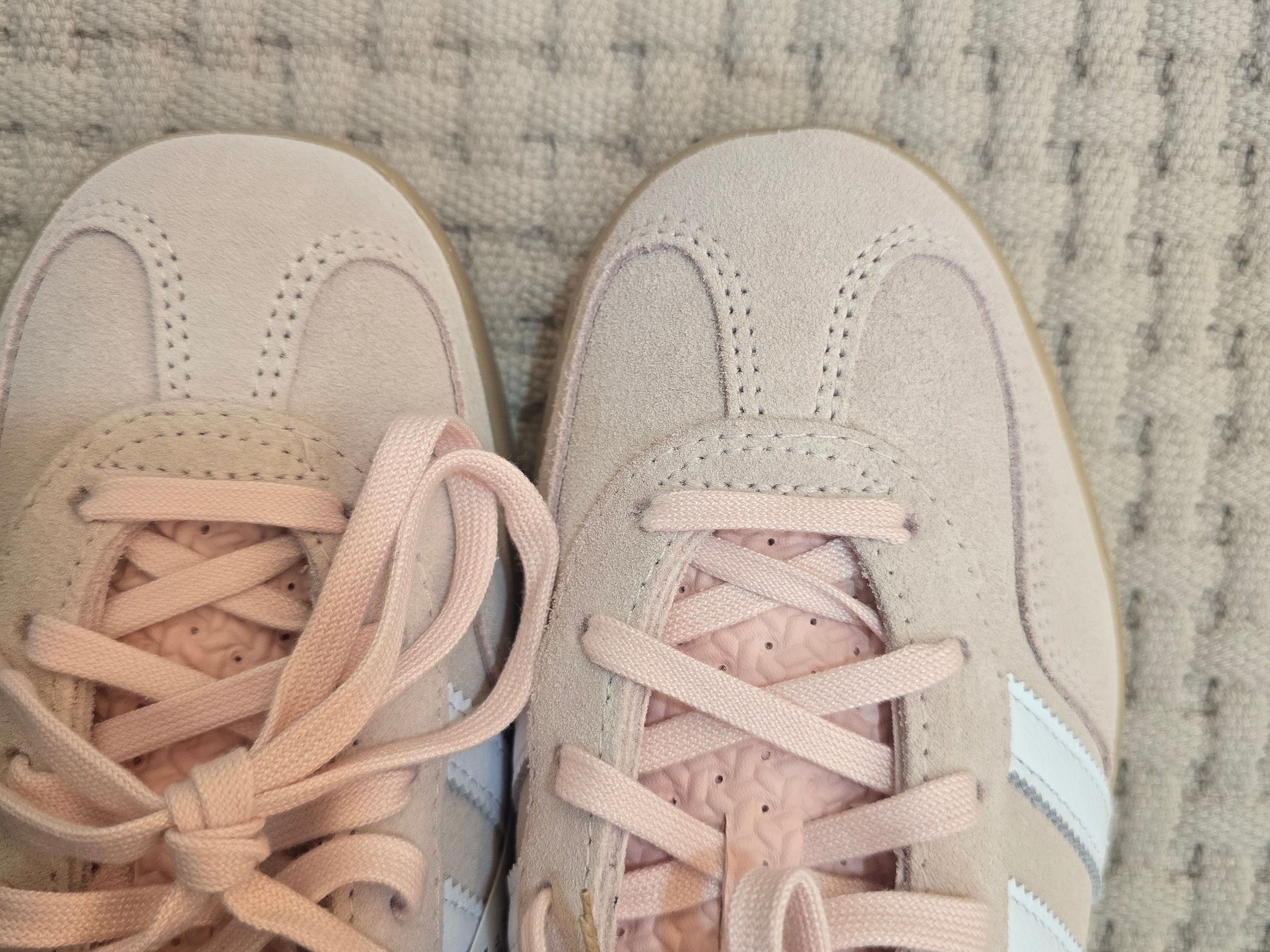 (W) Adidas Gazelle Indoor Sandy Pink Cloud White 착용 스타일 - 1