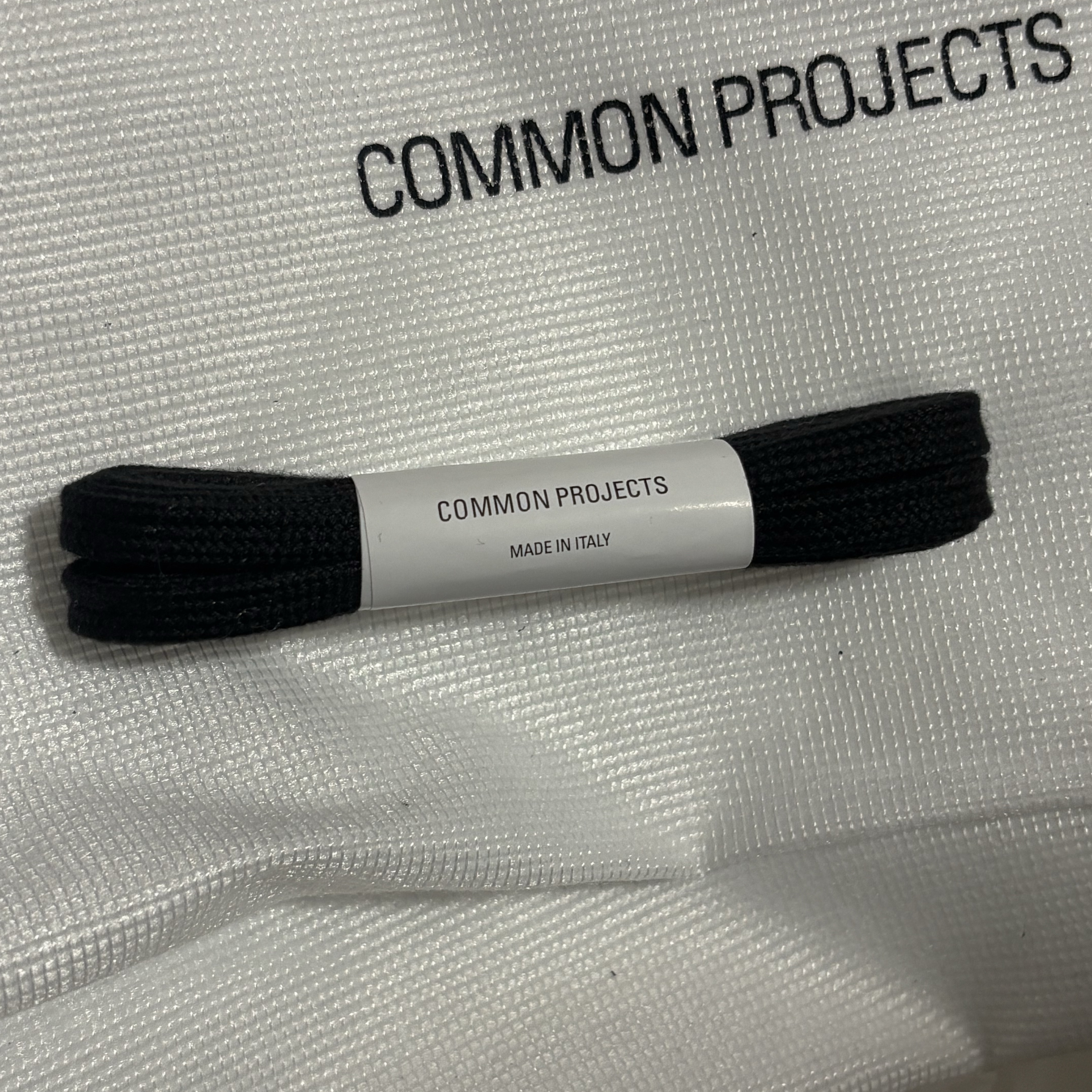 Common Projects Original Achilles Low Black 착용 스타일 - 3