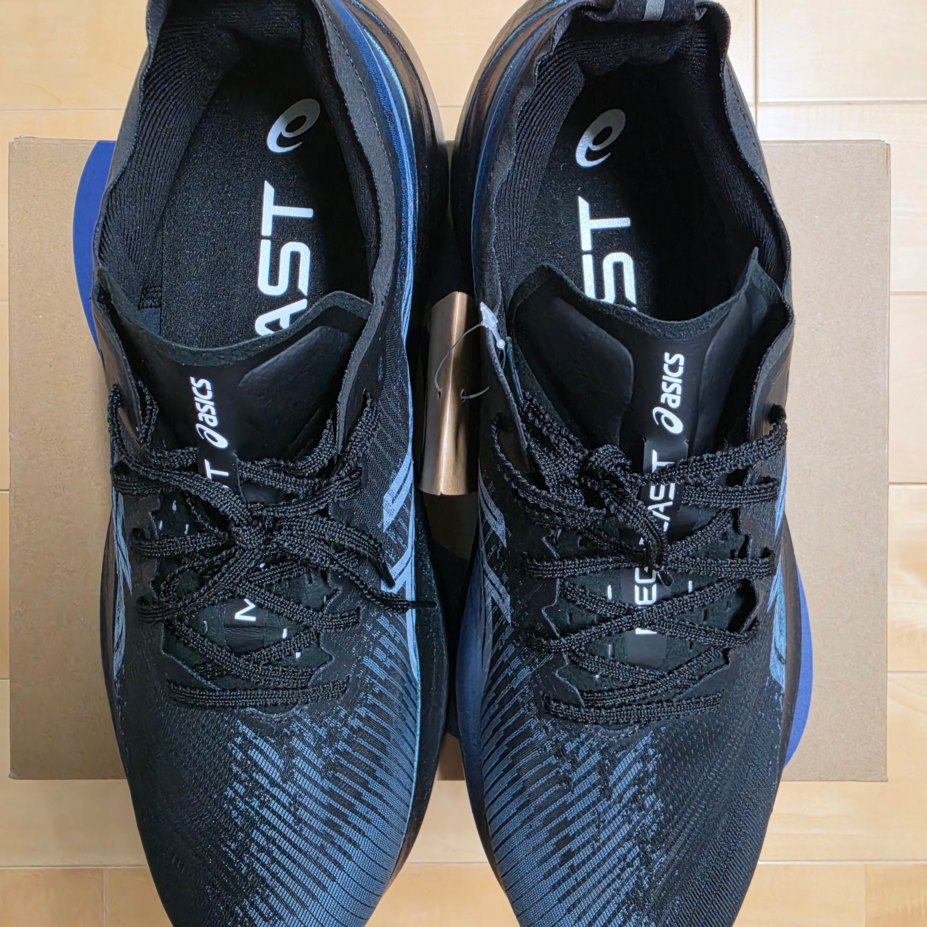 Asics Megablast Black White 착용 스타일 - 5