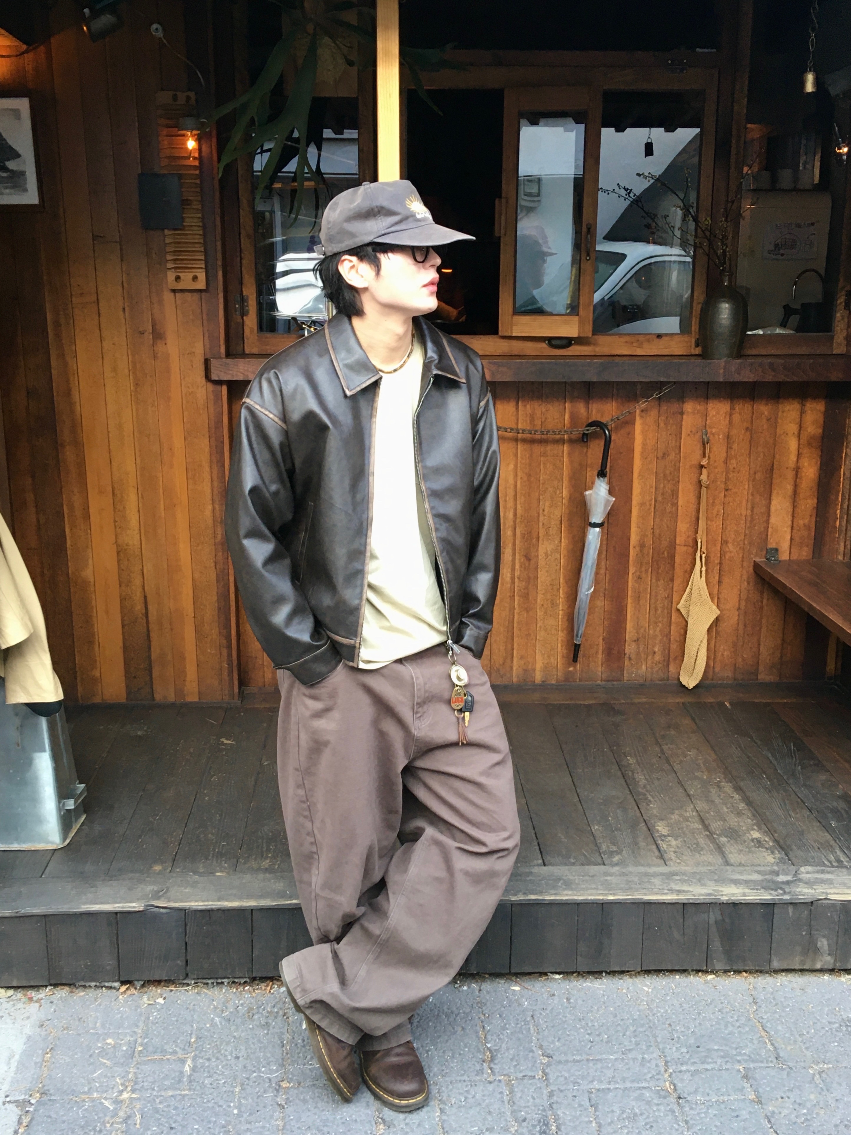 Dr. Martens 1461 Crazy Horse Dark Brown 착용 스타일 - 3