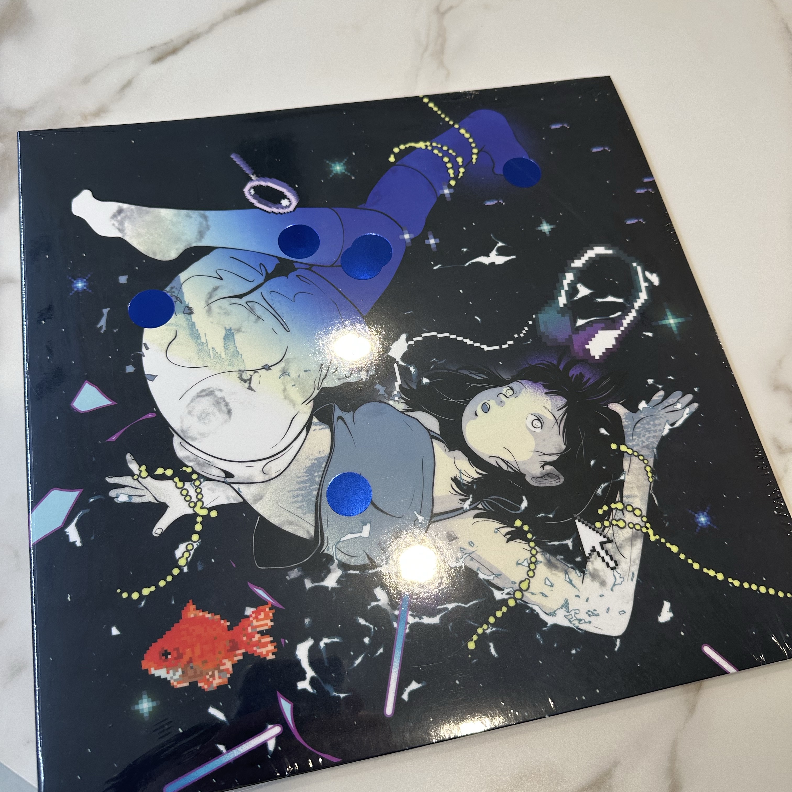 Hanroro 1st EP Take Off E Blue Marble 착용 스타일