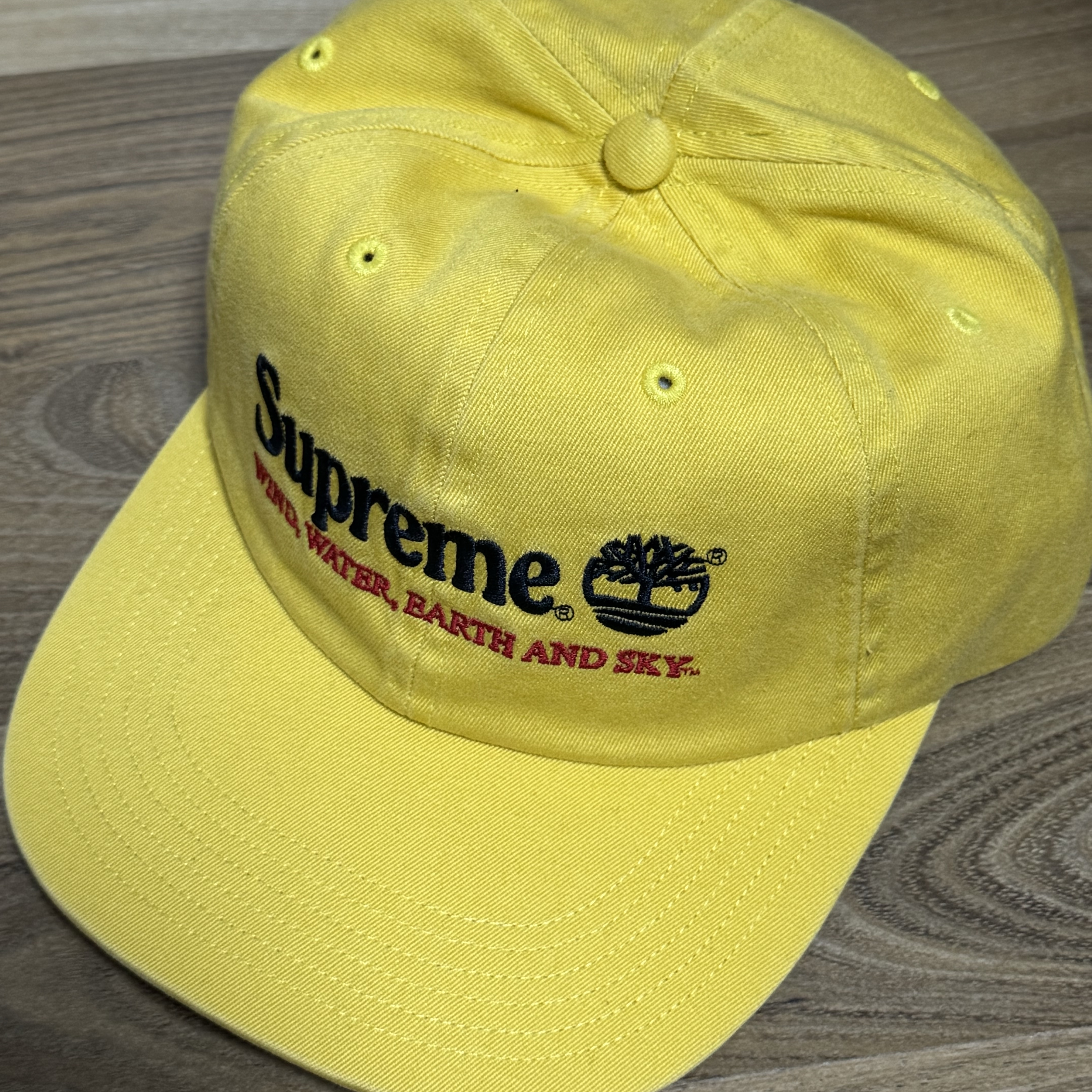 Supreme x Timberland 6-Panel White - 20SS 착용 스타일