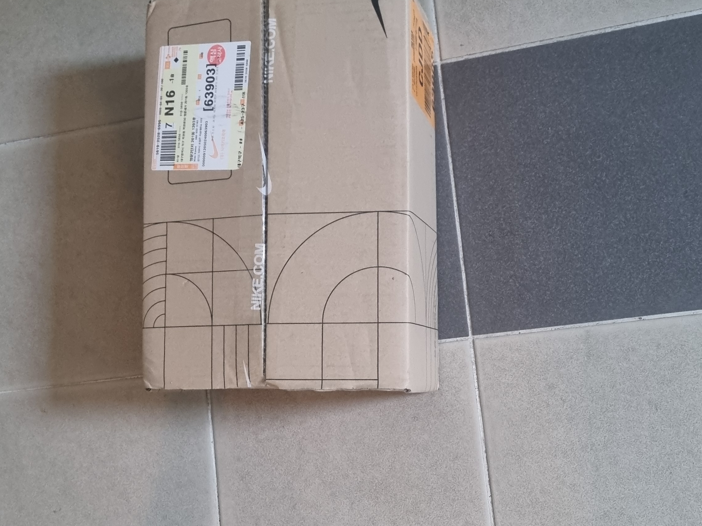 Jordan 1 x Virgil Abloh Archive Retro High Alaska White μ°©μ© μ€νμΌ - 1