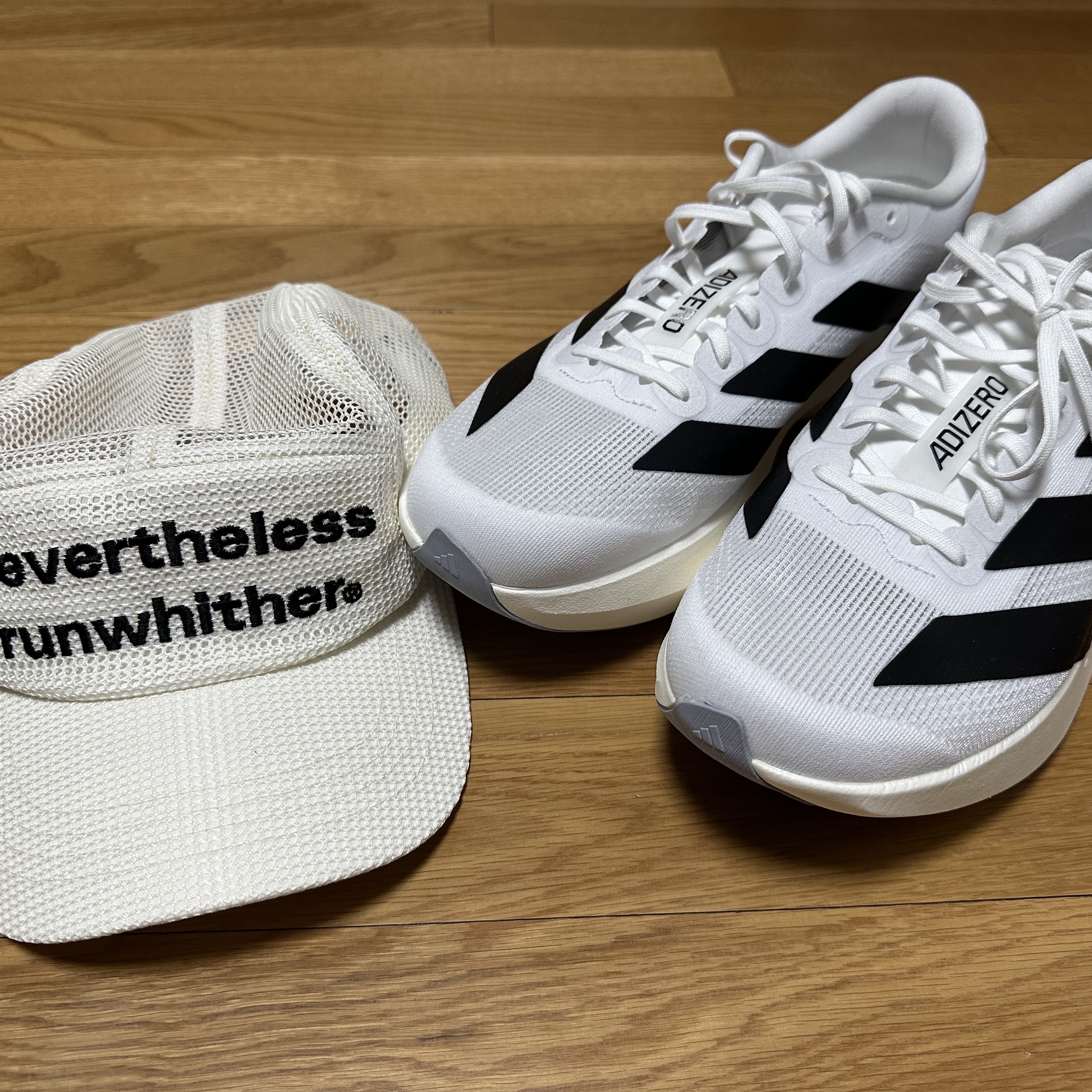 [KREAM 단독] runwhither Mesh Cap Ivory, Adidas Adizero EVO SL Cloud White Core Black 착용 스타일 - 1