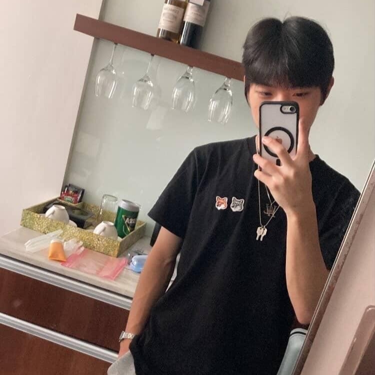 Jordan 1 x Travis Scott x Fragment Retro Low OG SP Military Blue, Supreme Old English Track Jacket Black - 25SS 착용 스타일 - 2