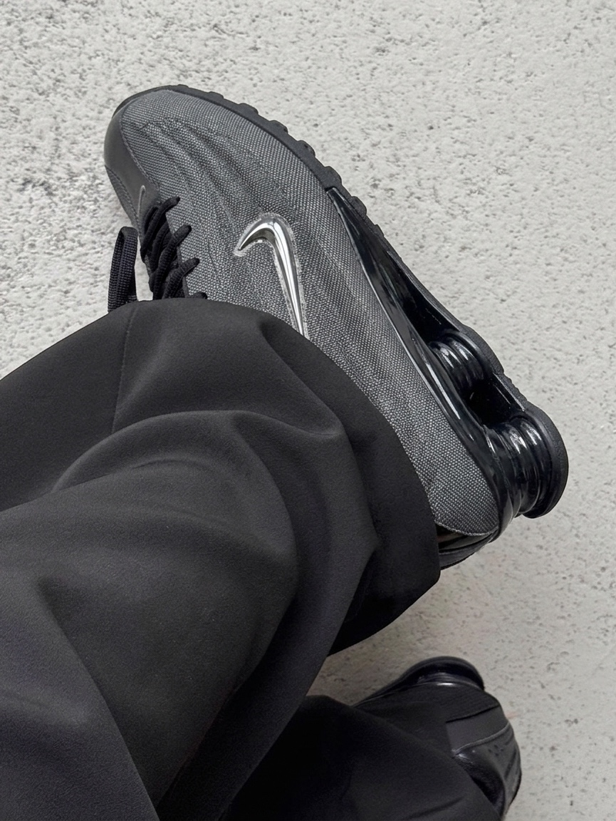 (W) Nike x Naked Shox Z Metallic Hematite Black 착용 스타일 - 2