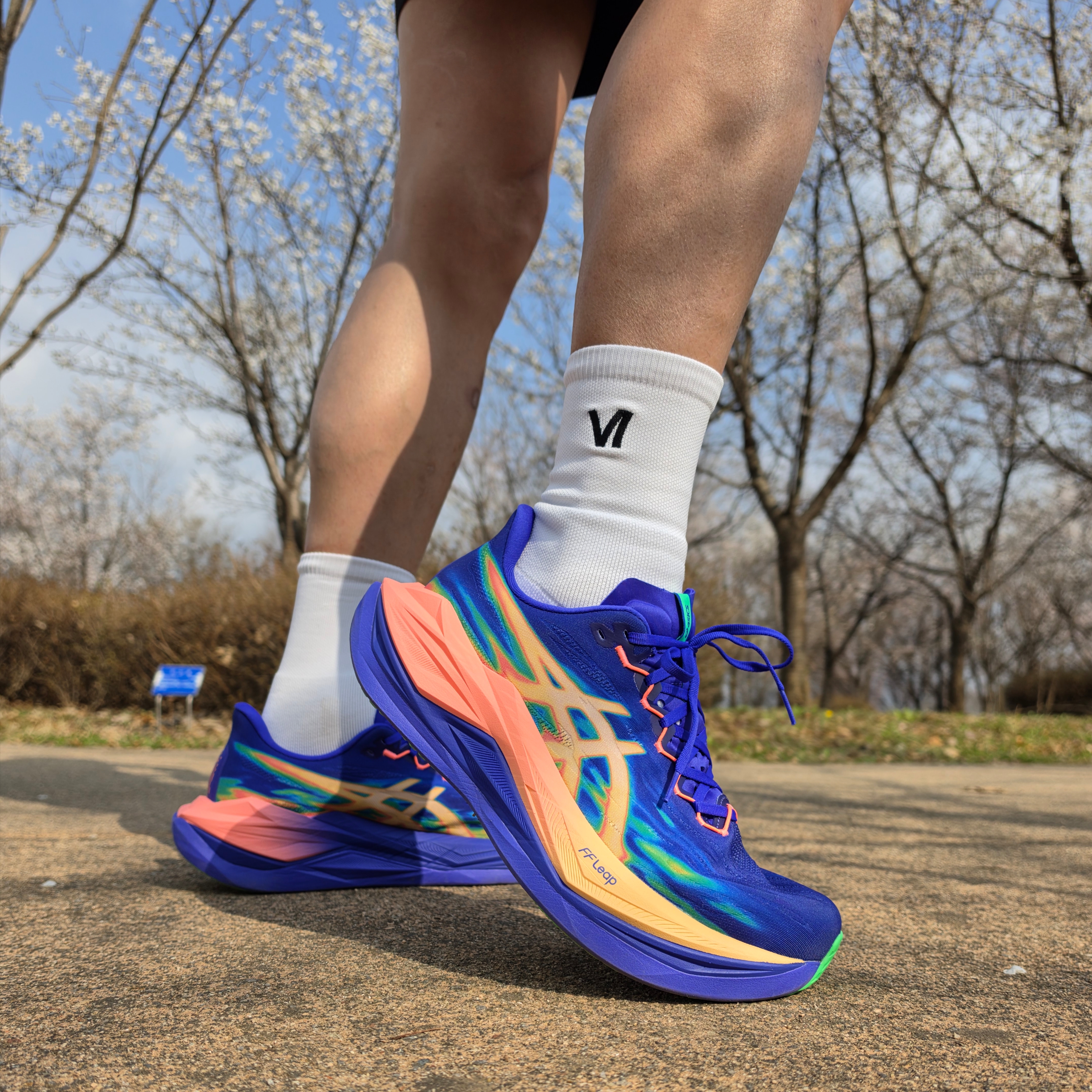 Asics Superblast 3 Cobalt Burst Light Orange 착용 스타일