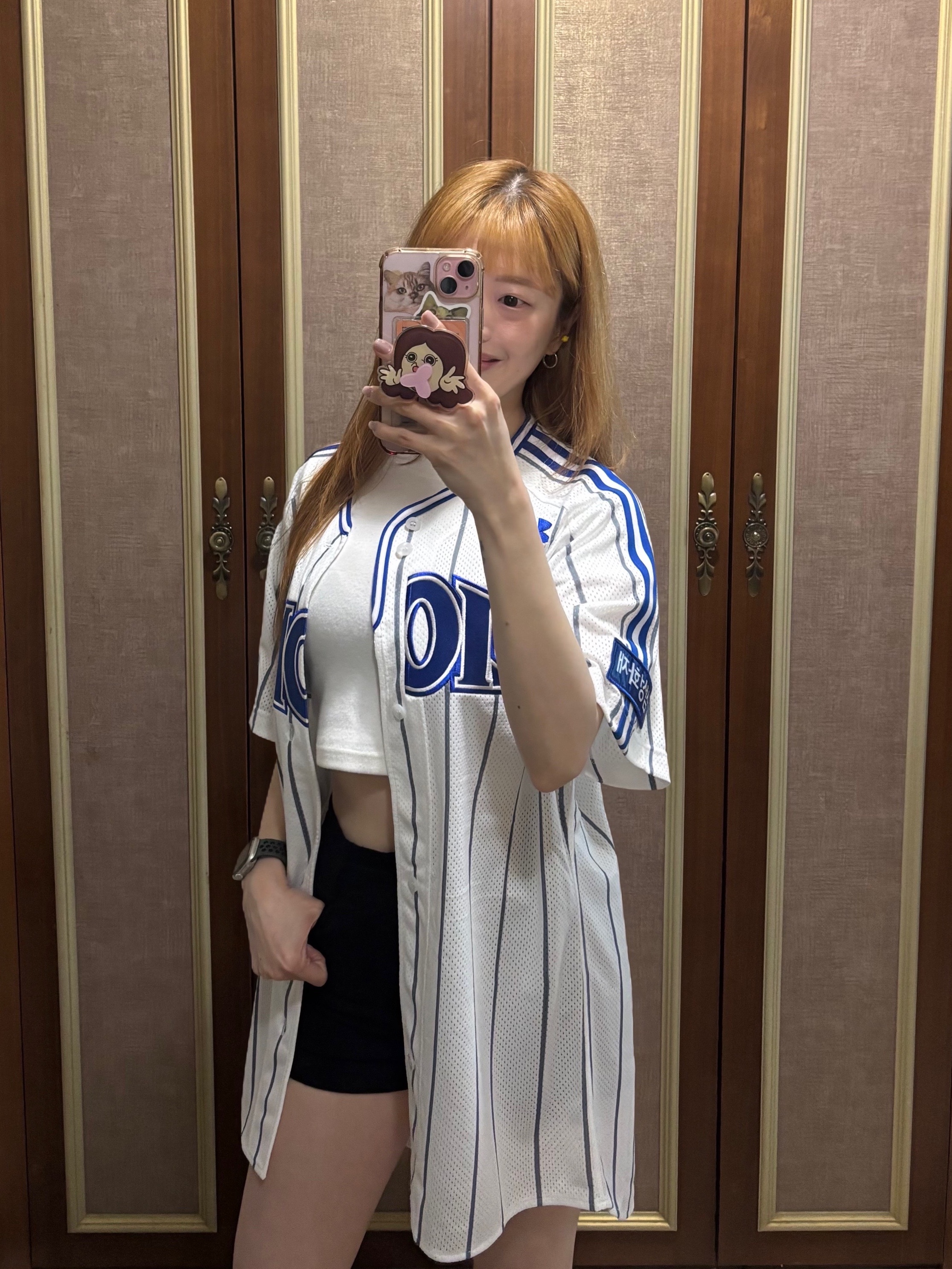 Samsung Lions 2025 Professional 02 Old Home Uniform White (Non Marking Ver.), Nike Air Penny II Atlantic Blue 착용 스타일 - 1