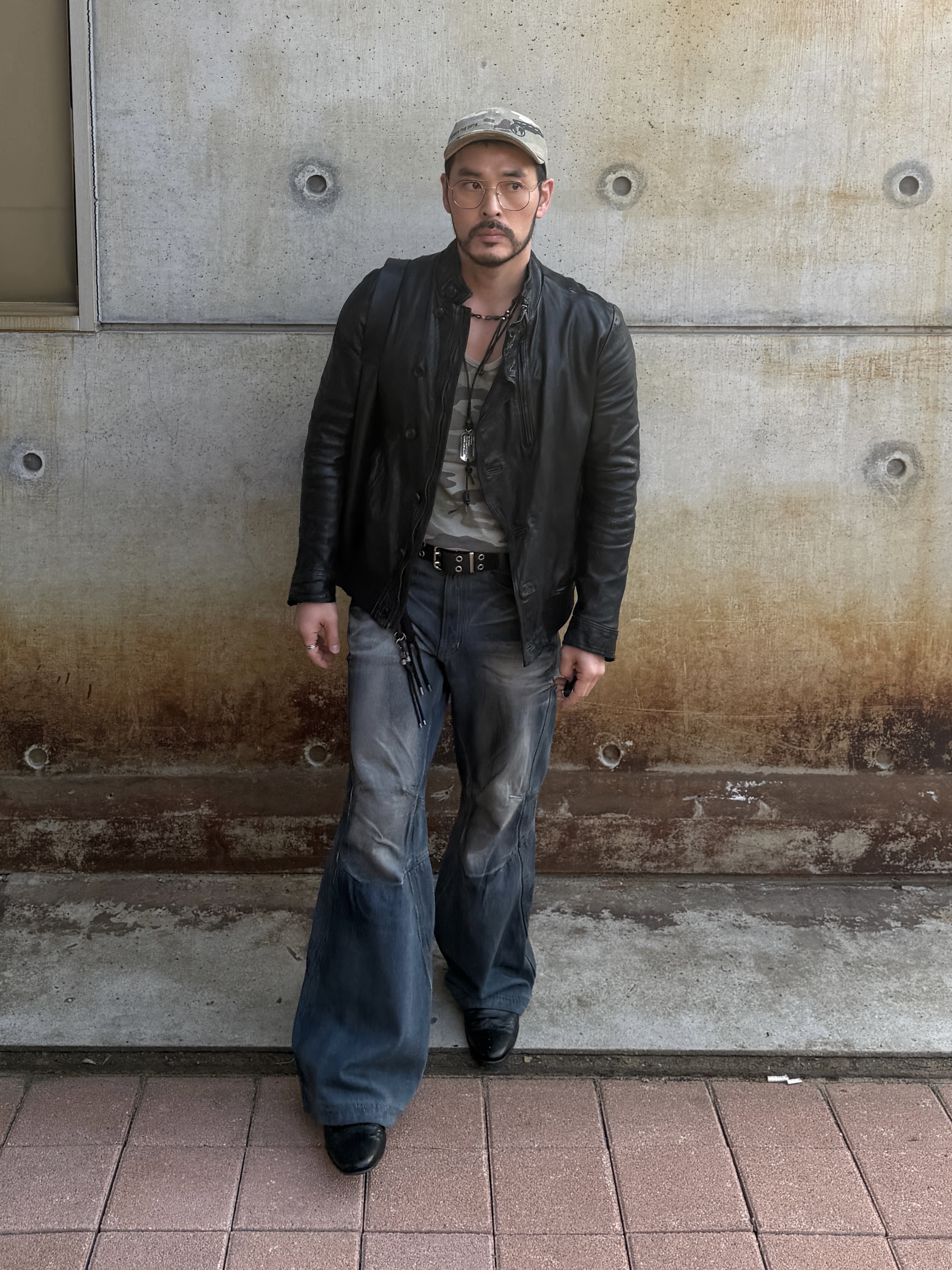 BLR Double Yoke Oil Washed Bootcut Denim Pants 착용 스타일 - 3