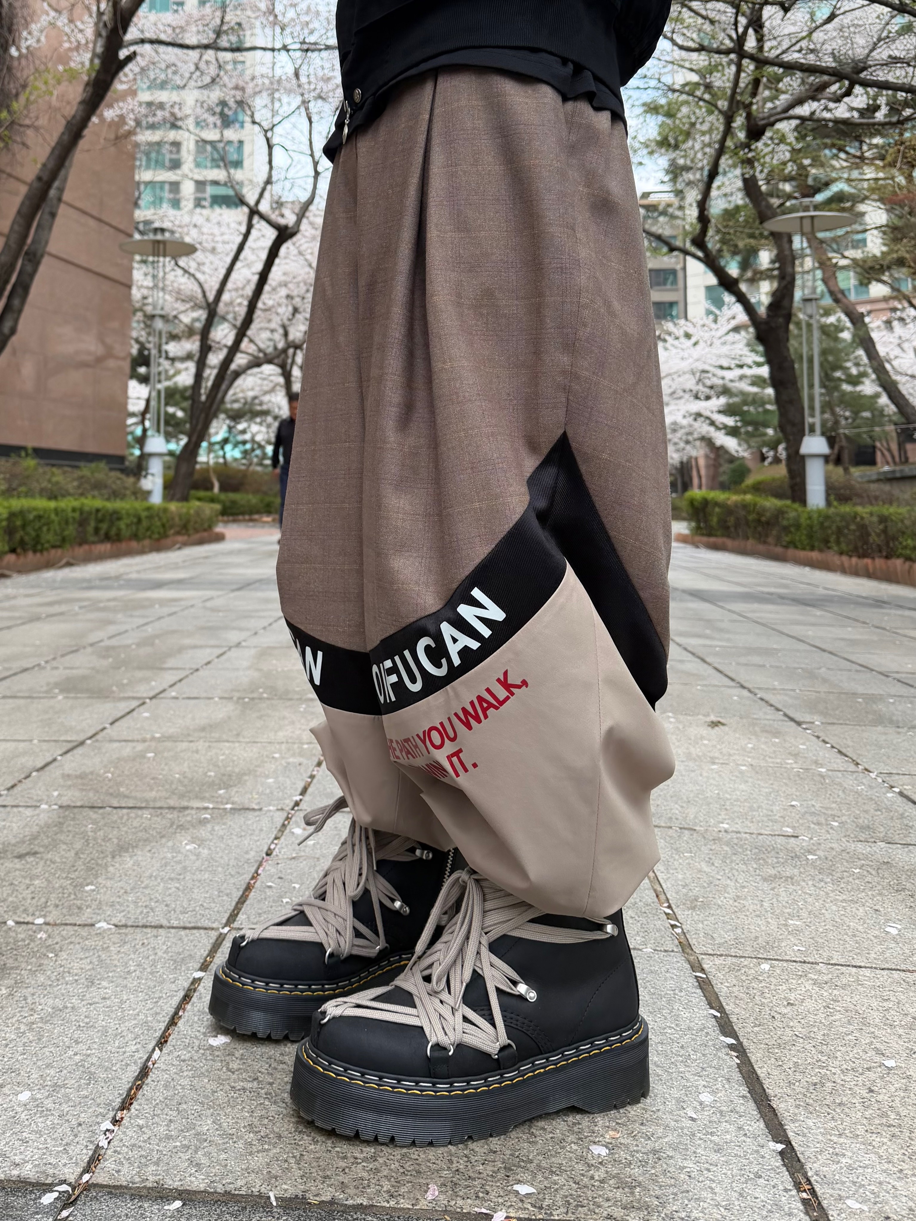 Dr. Martens x Rick Owens 1460 Quad Sole Mega Lace Boots Black 착용 스타일 - 9