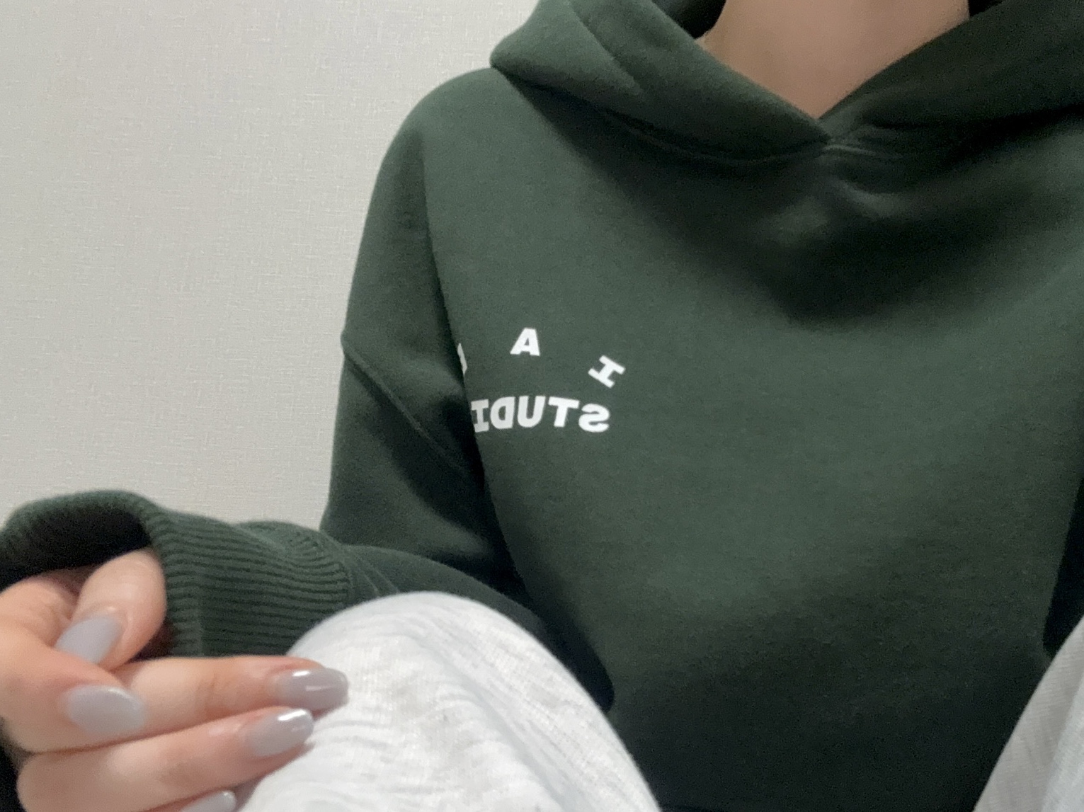 IAB Studio Hoodie Deep Green 2026 Ver. 착용 스타일