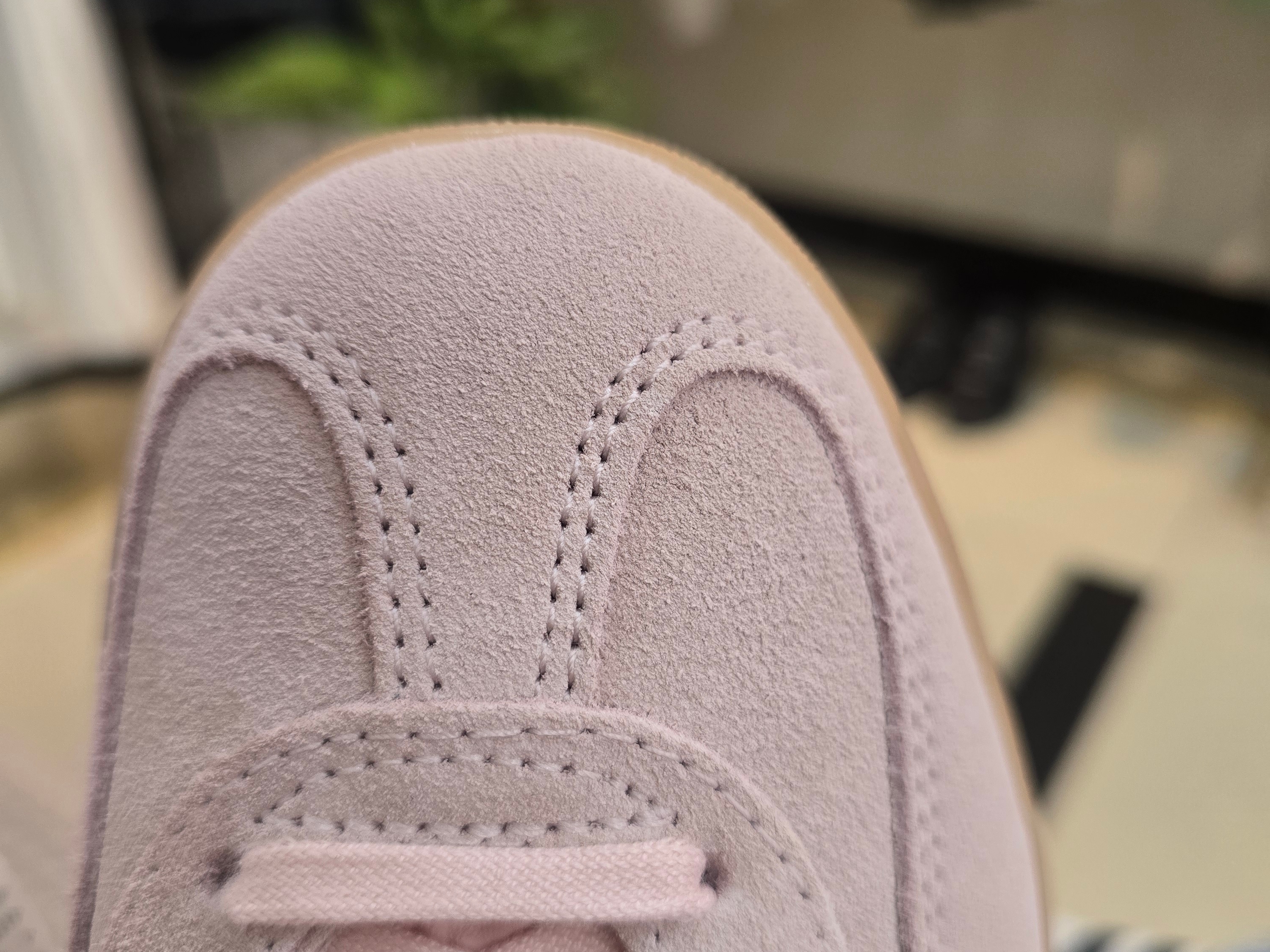 (W) Adidas Gazelle Indoor Sandy Pink Cloud White 착용 스타일 - 2