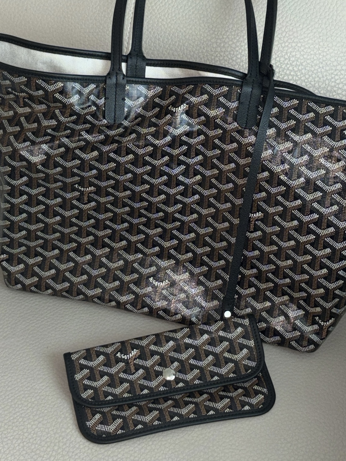 Goyard Saint Louis PM Bag Black 착용 스타일 - 1