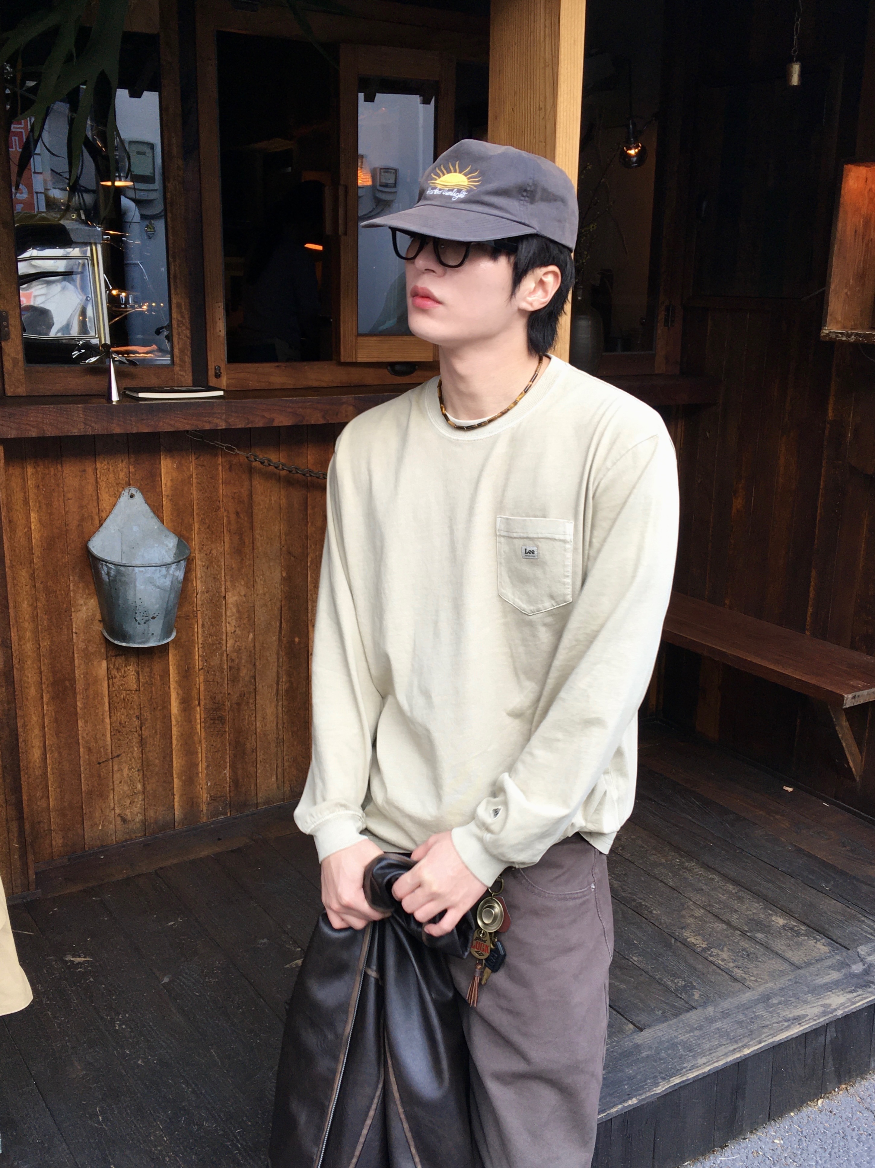 Dr. Martens 1461 Crazy Horse Dark Brown 착용 스타일 - 2
