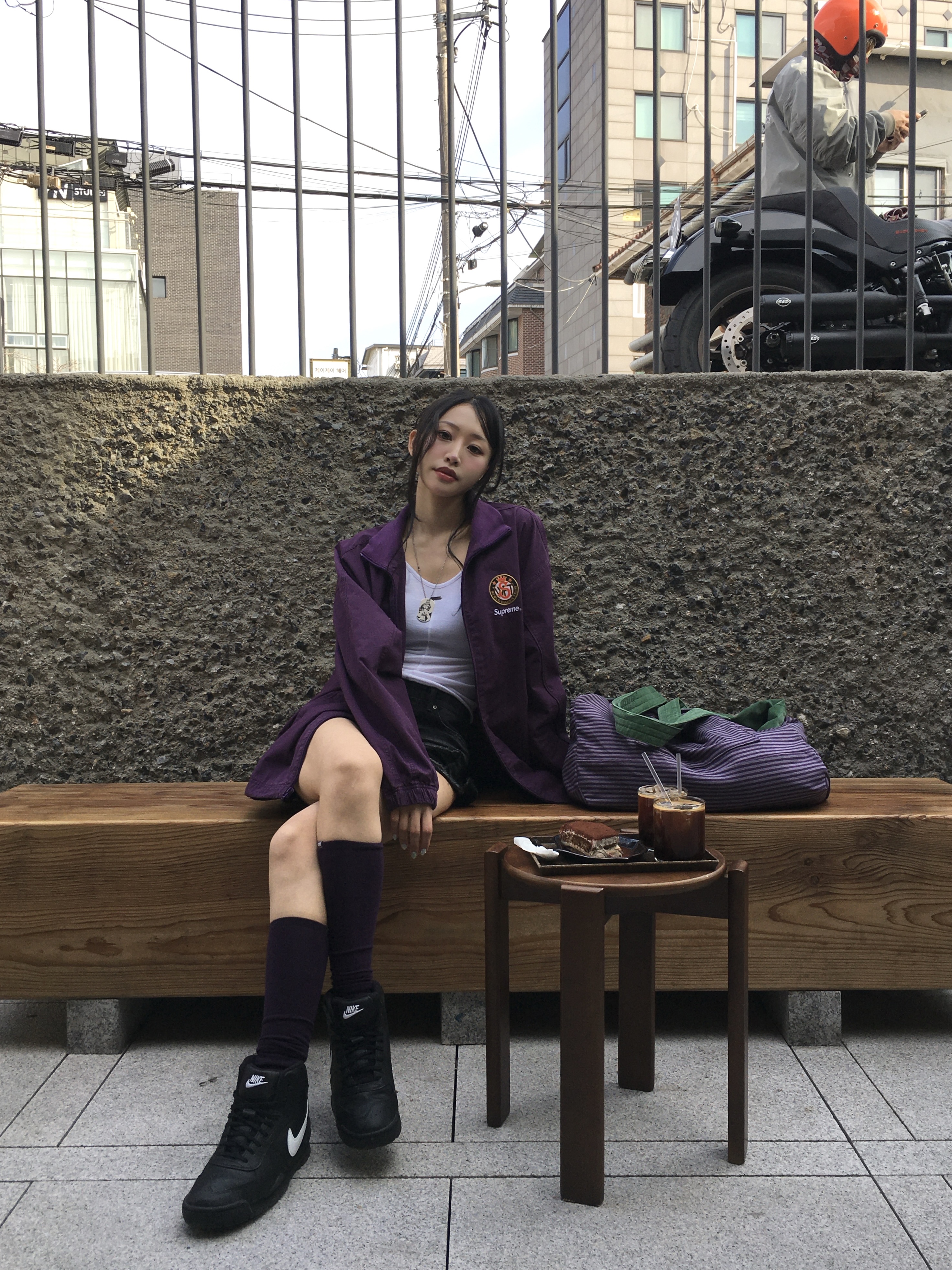 Supreme x Umbro Cotton Ripstop Track Jacket Plum - 26SS, Nike x Stussy Air Baltoro Black and White 착용 스타일 - 1