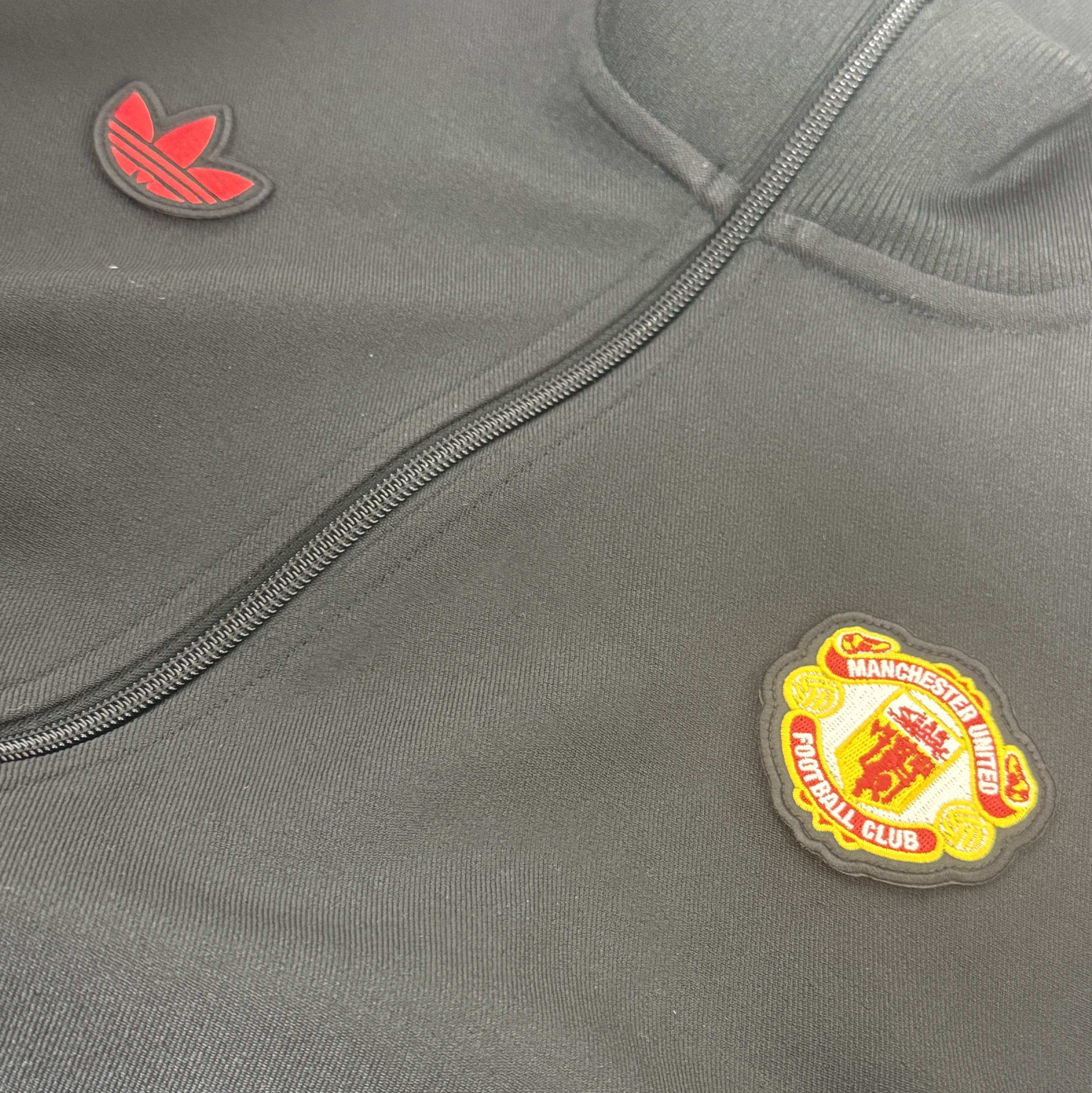 Adidas Manchester United Terrace Icon Track Top Black - US Sizing 착용 스타일 - 2