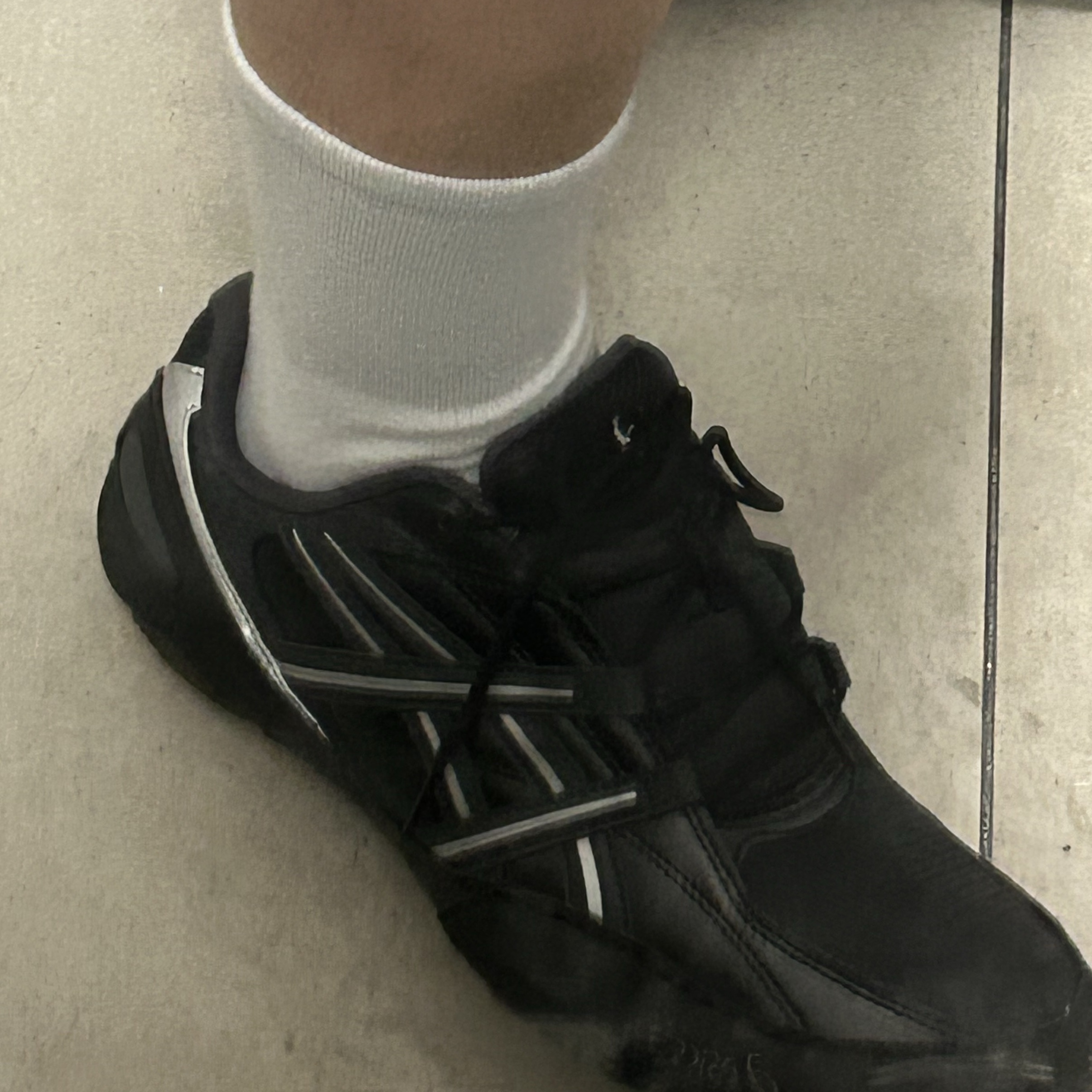 Asics Hypersync Graphite Grey Black 착용 스타일 - 7
