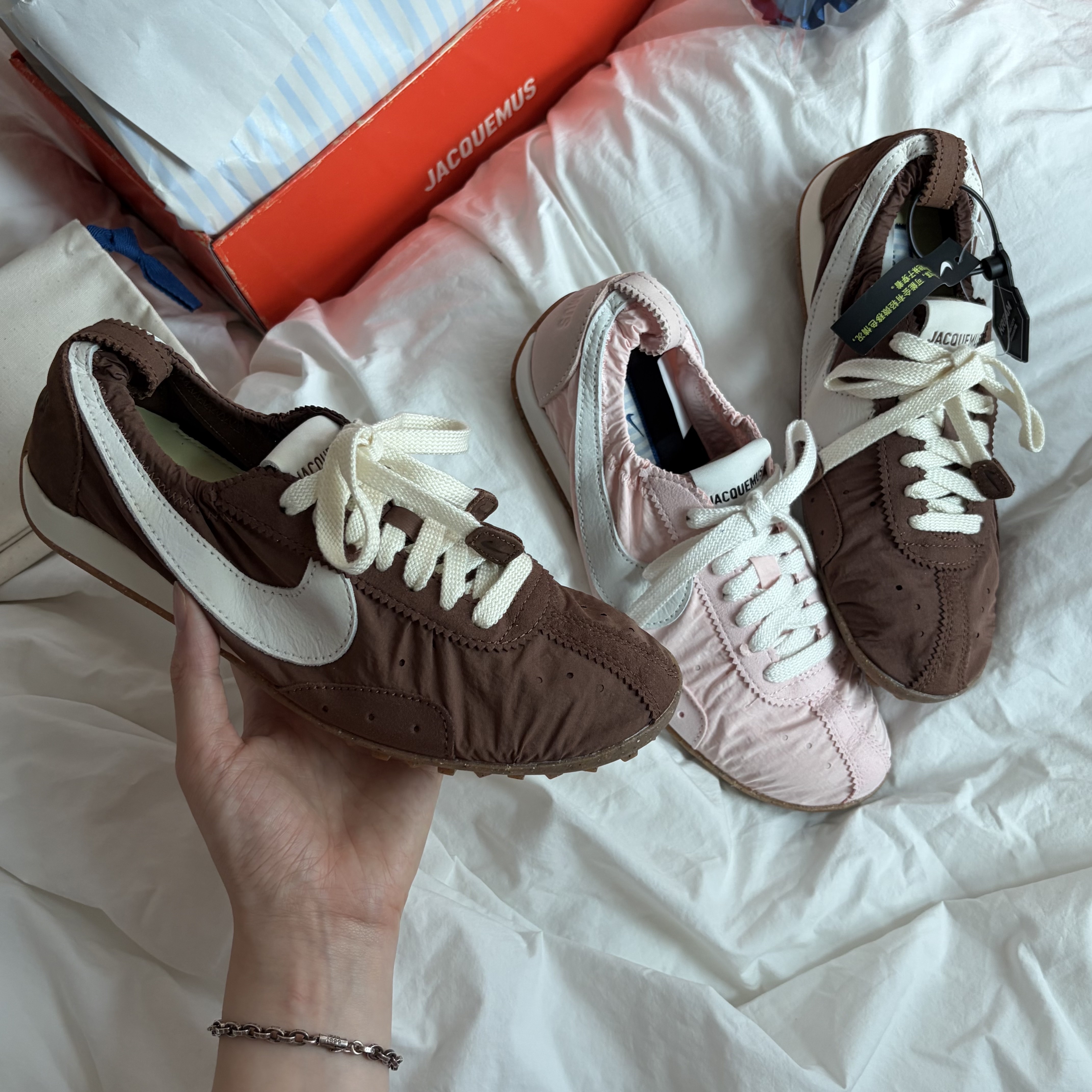 Nike x Jacquemus Moon Shoe SP Aluminum Pink Sail, Nike x Jacquemus Moon Shoe SP Fauna Brown Cashmere 착용 스타일