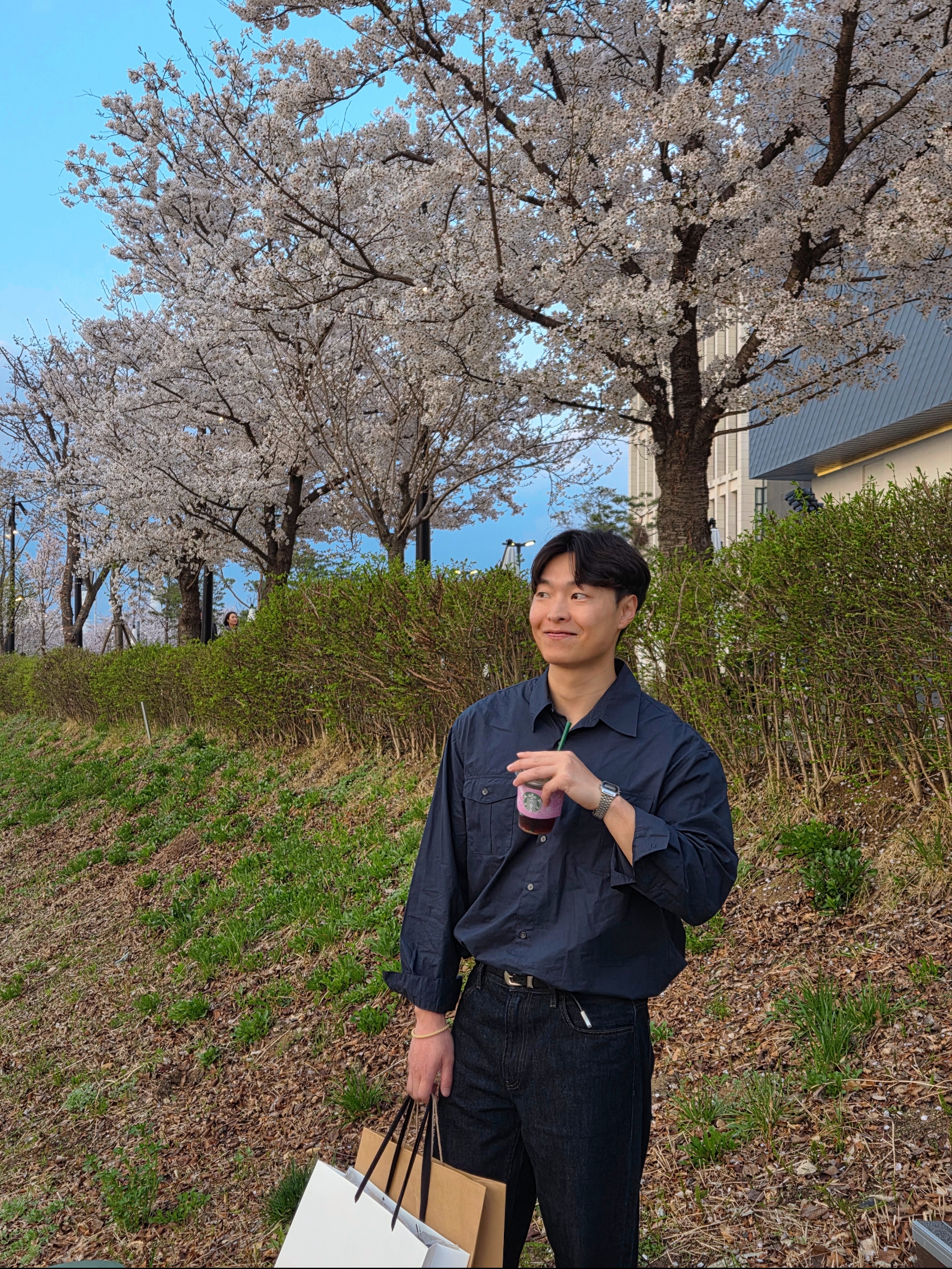 Uniqlo x JW Anderson Selvedge Straight Jeans Navy, [천원딜] Casio A159WA-N1DF 착용 스타일 - 1