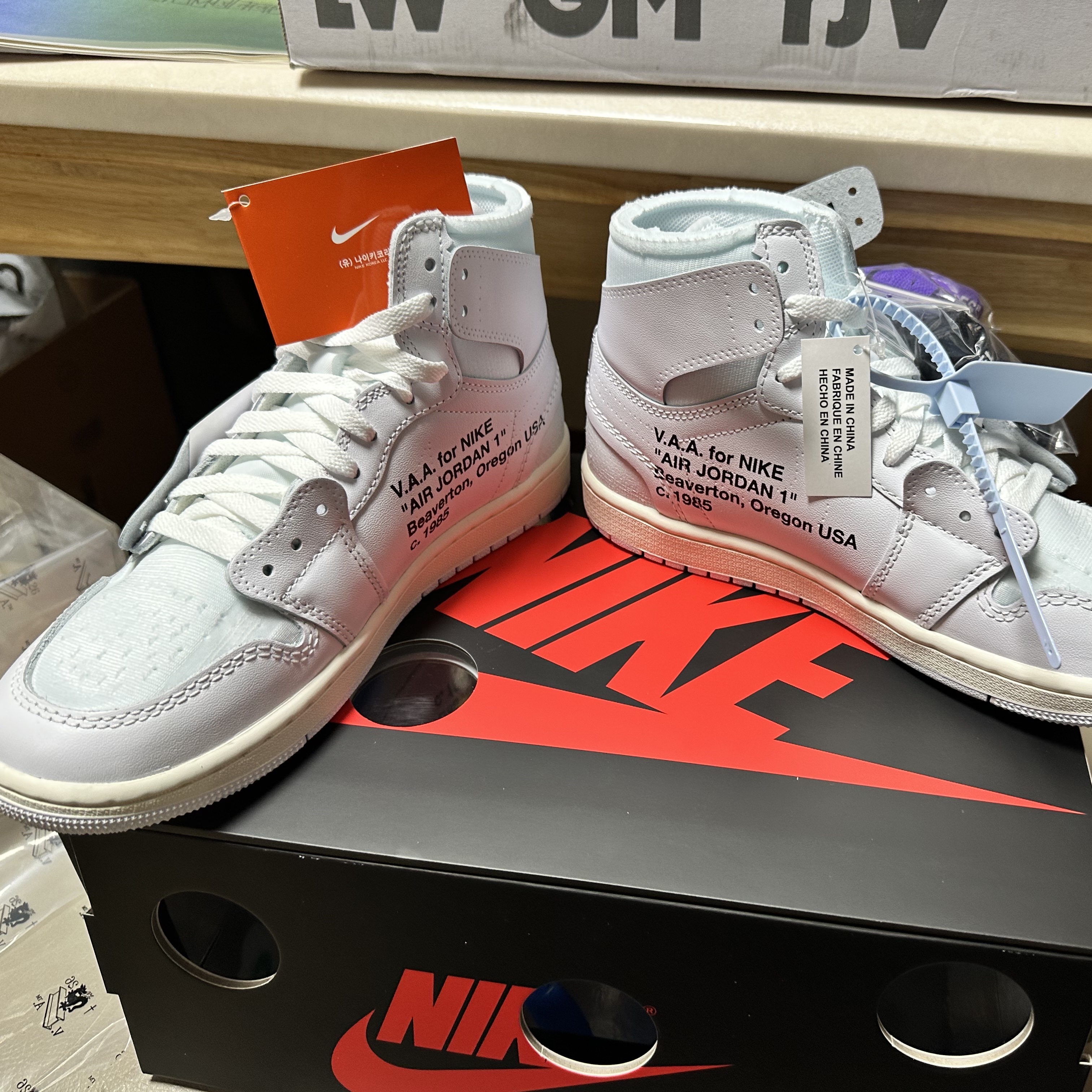 Jordan 1 x Virgil Abloh Archive Retro High Alaska White 착용 스타일 - 6