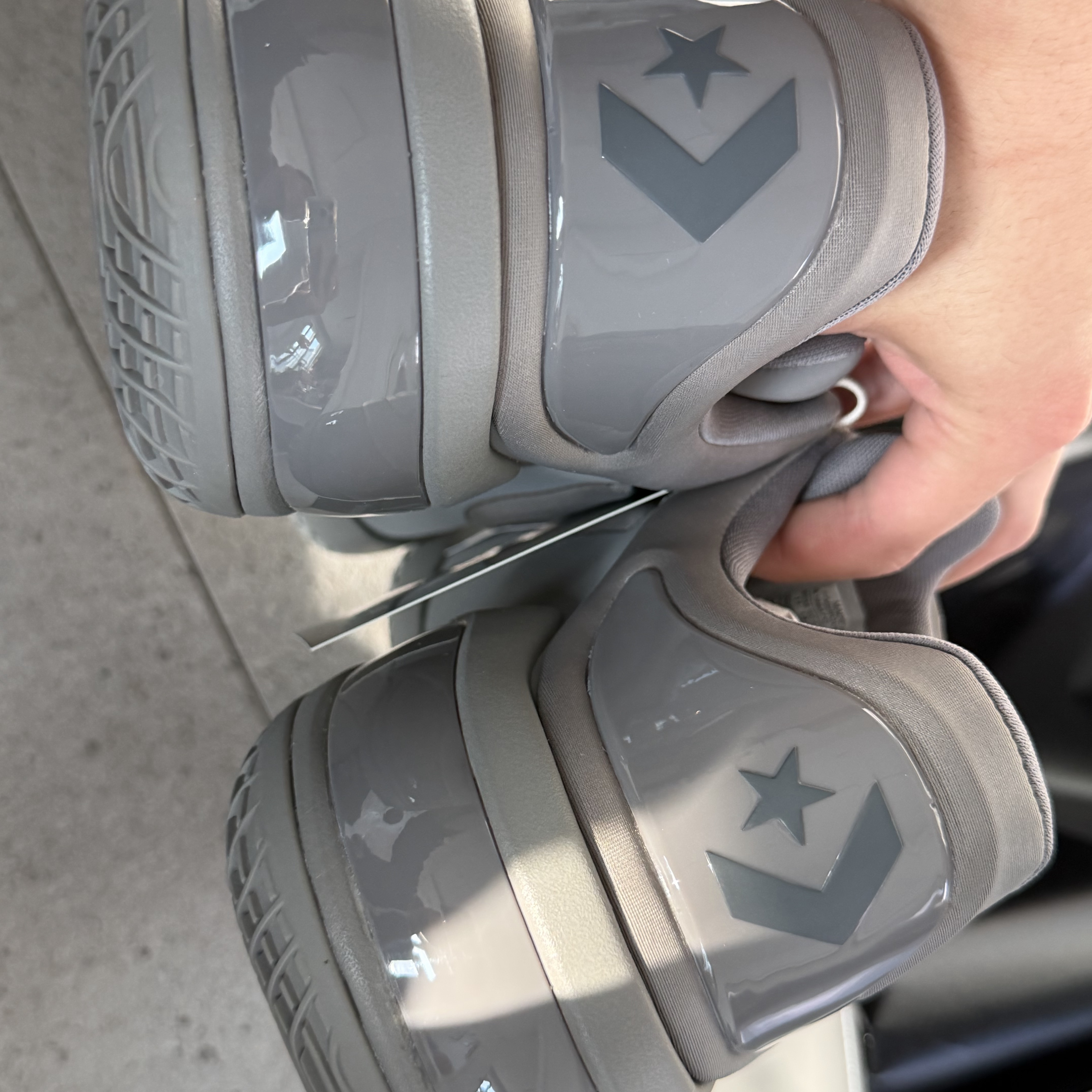 Converse x Shai 001 Gray 착용 스타일 - 2