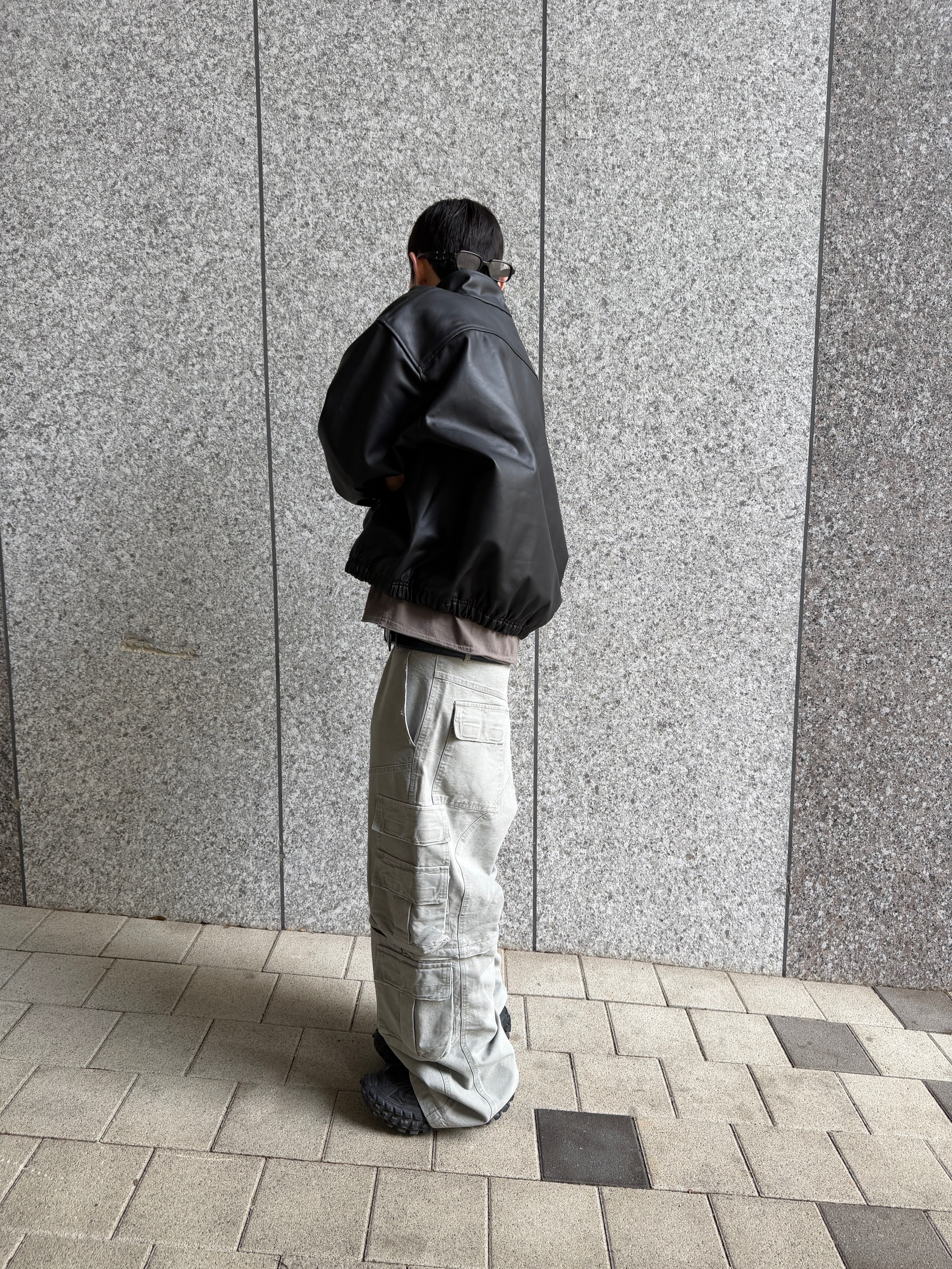 Nonnod Half Zip Coated Denim Black, Undermycar Combat Utility Cargo Pants Misty Green 착용 스타일 - 6