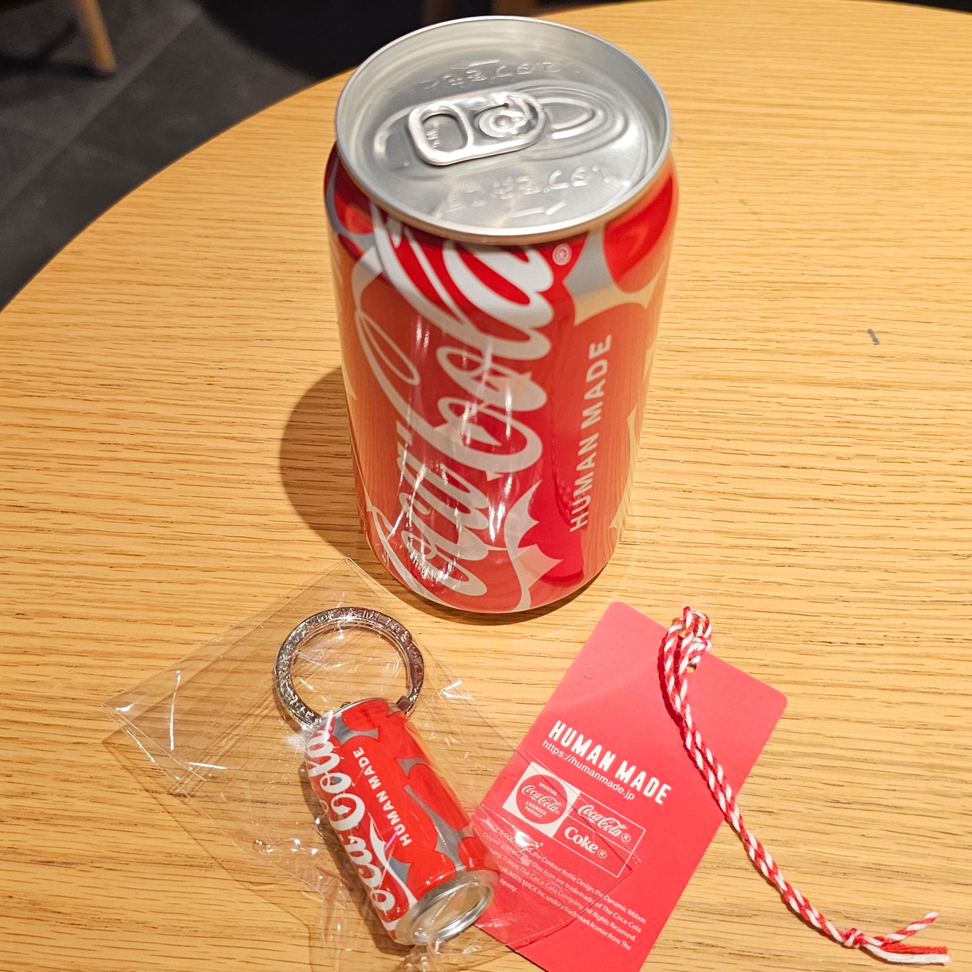 Human Made x Coca-Cola Coke Can Keyring Silver 착용 스타일