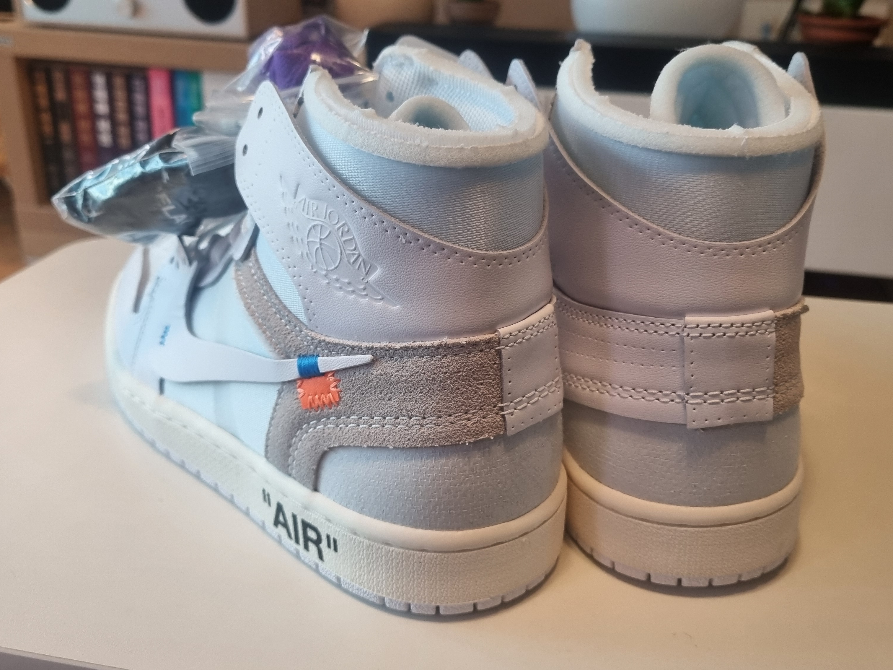 Jordan 1 x Virgil Abloh Archive Retro High Alaska White μ°©μ© μ€νμΌ - 8
