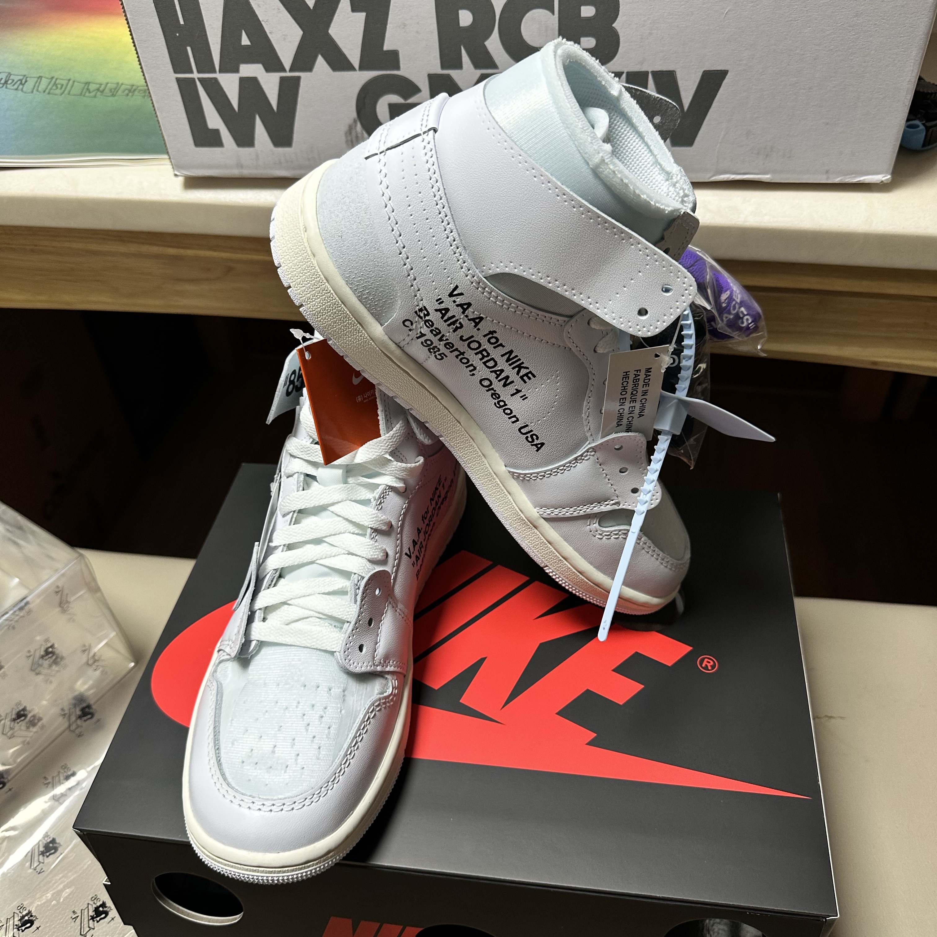 Jordan 1 x Virgil Abloh Archive Retro High Alaska White 착용 스타일 - 5