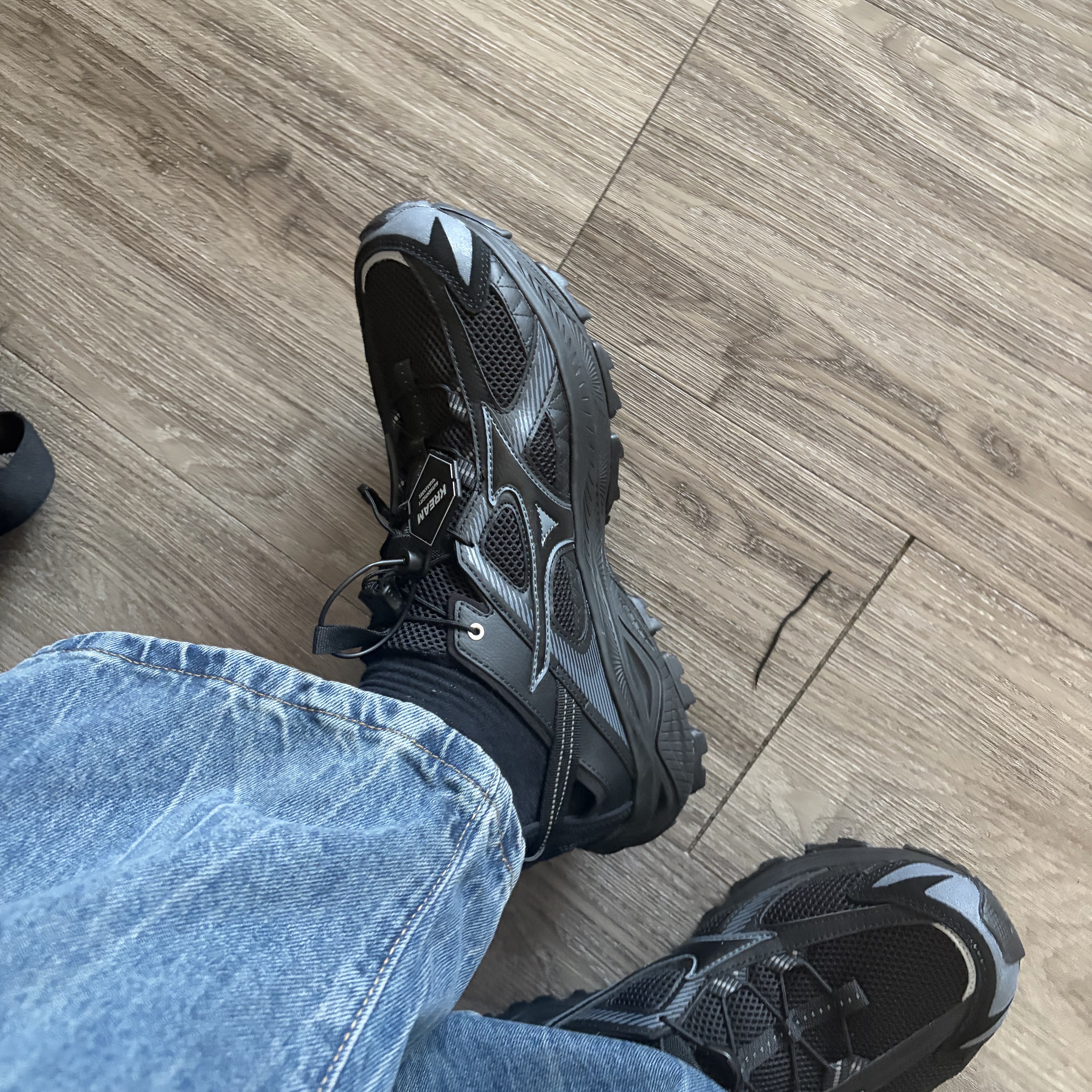 Mizuno Racer Trail SE Black 착용 스타일 - 1