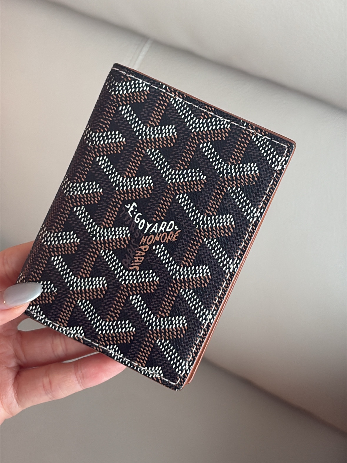 Goyard Saint Marc Card Holder Black Tan 착용 스타일 - 1