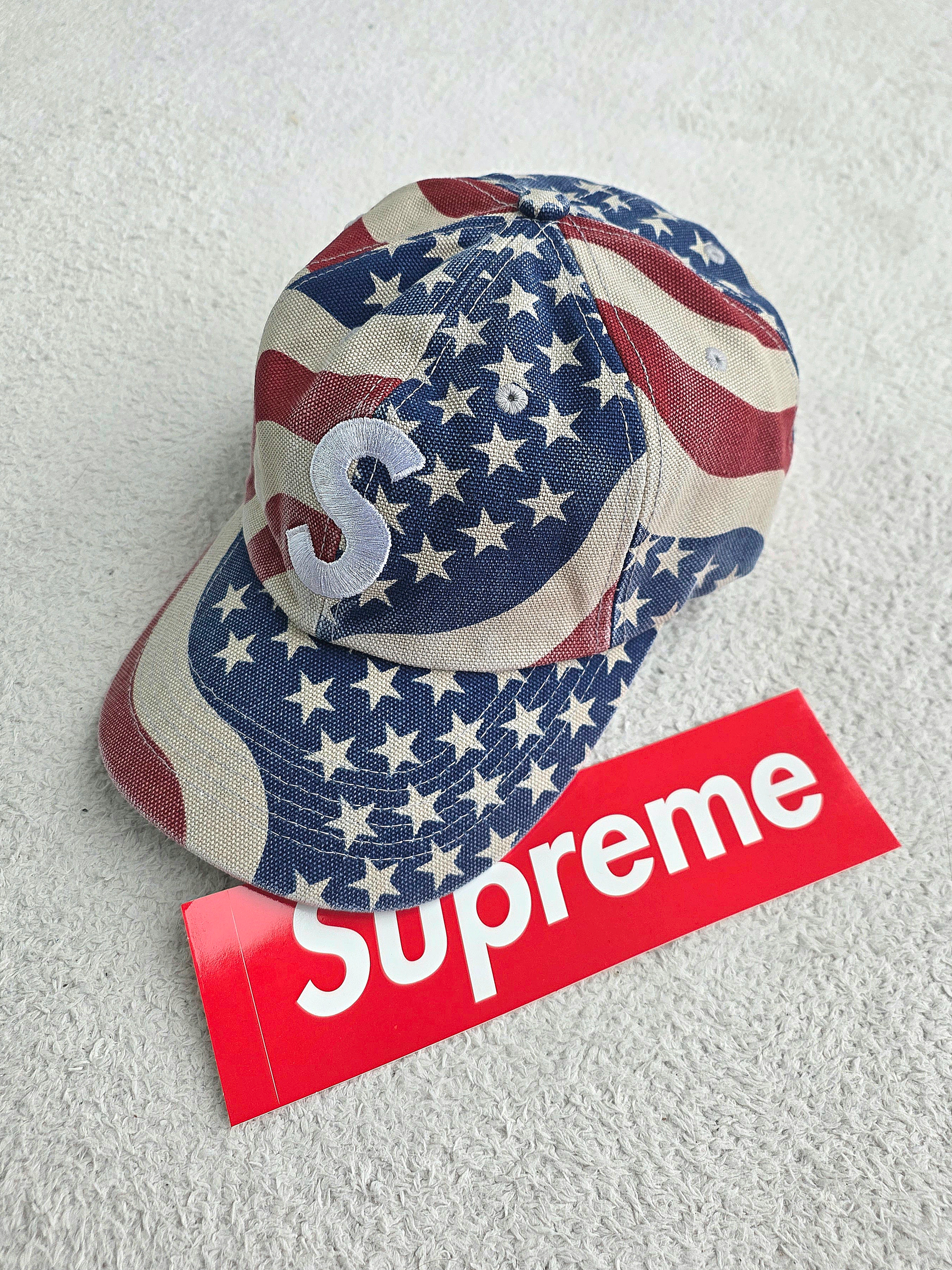 Supreme Pigment Coated S Logo 6-Panel Flag - 26SS 착용 스타일