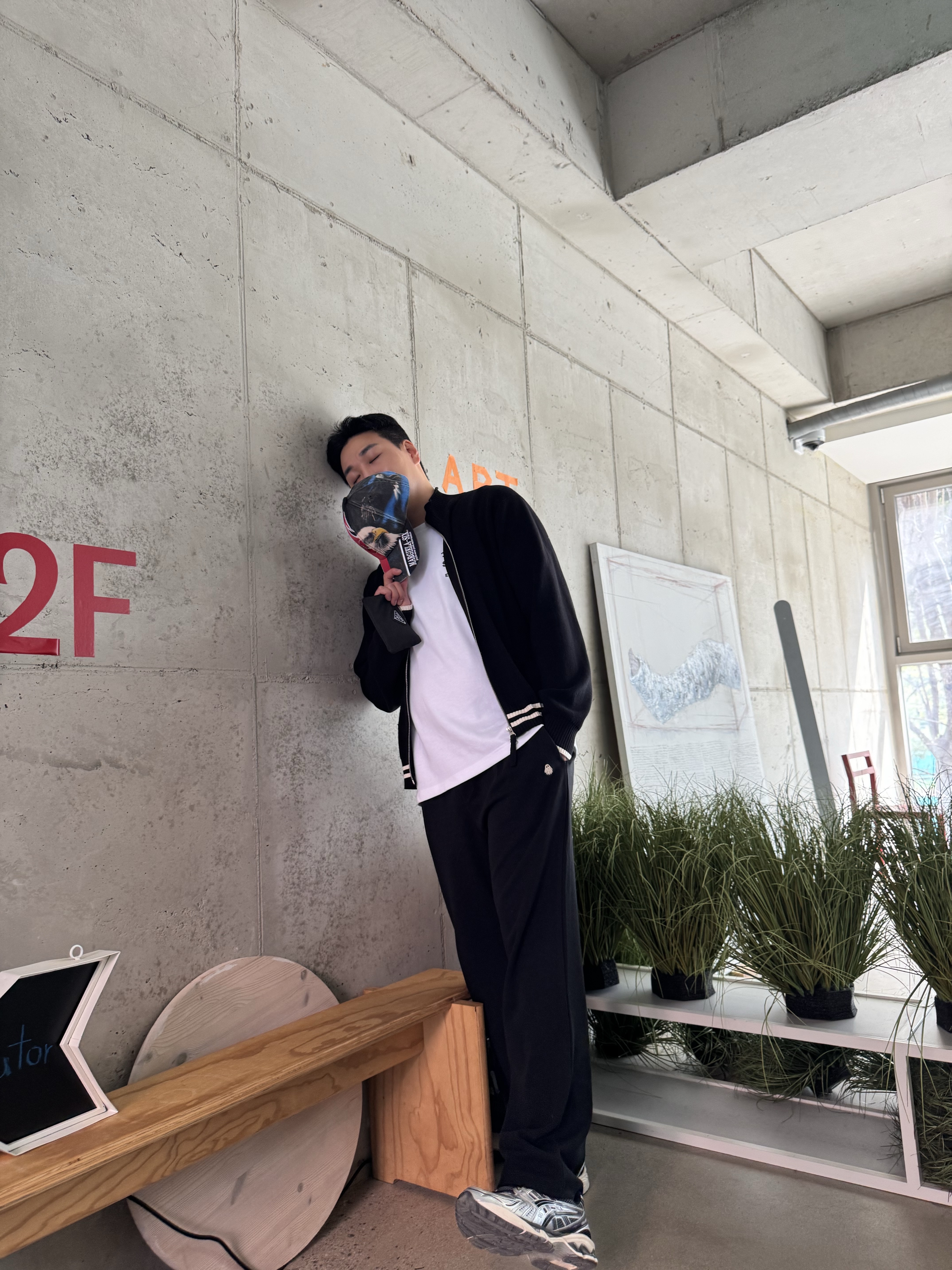 Matin Kim Spell Point Stripe Knit Cardigan Black, Supreme x MM6 Maison Margiela Split 6-Panel Black - 26SS 착용 스타일 - 2