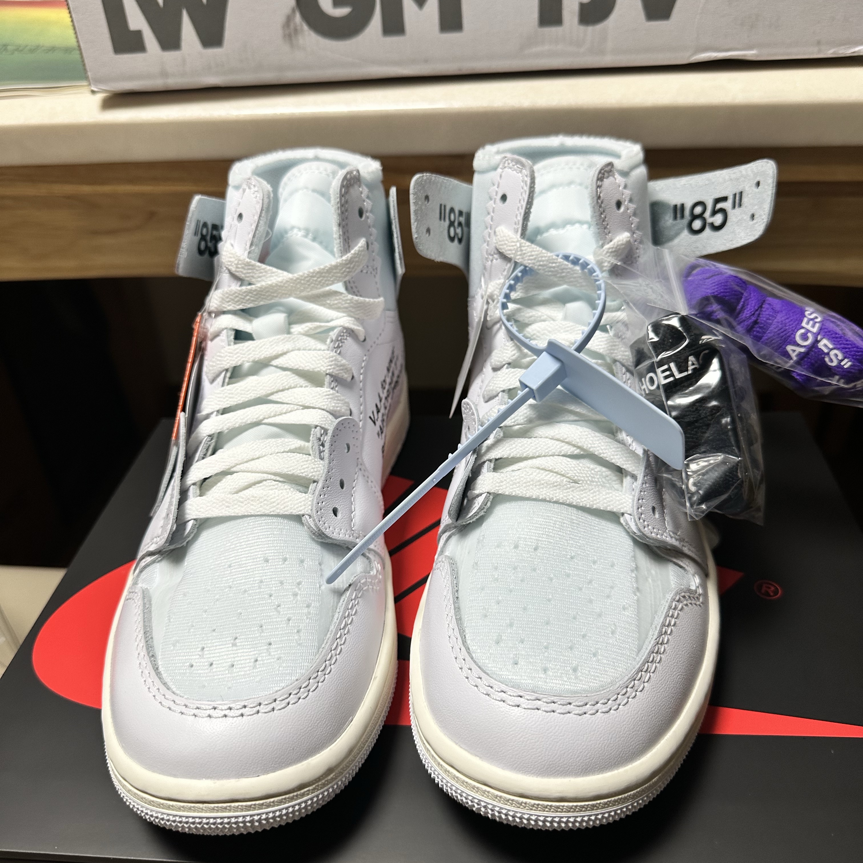 Jordan 1 x Virgil Abloh Archive Retro High Alaska White 착용 스타일 - 8
