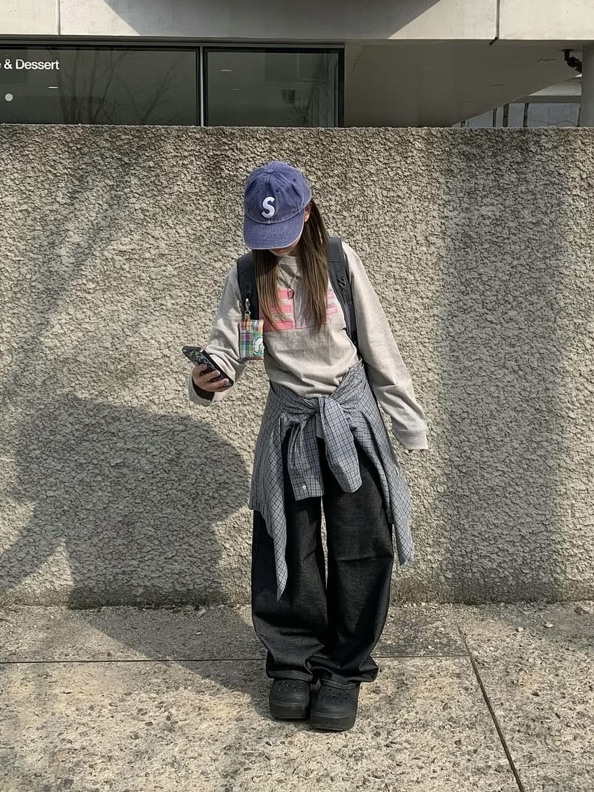 Supreme Pigment Canvas S Logo 6-Panel Navy - 23SS, Crocs Stomp Clog Black 착용 스타일