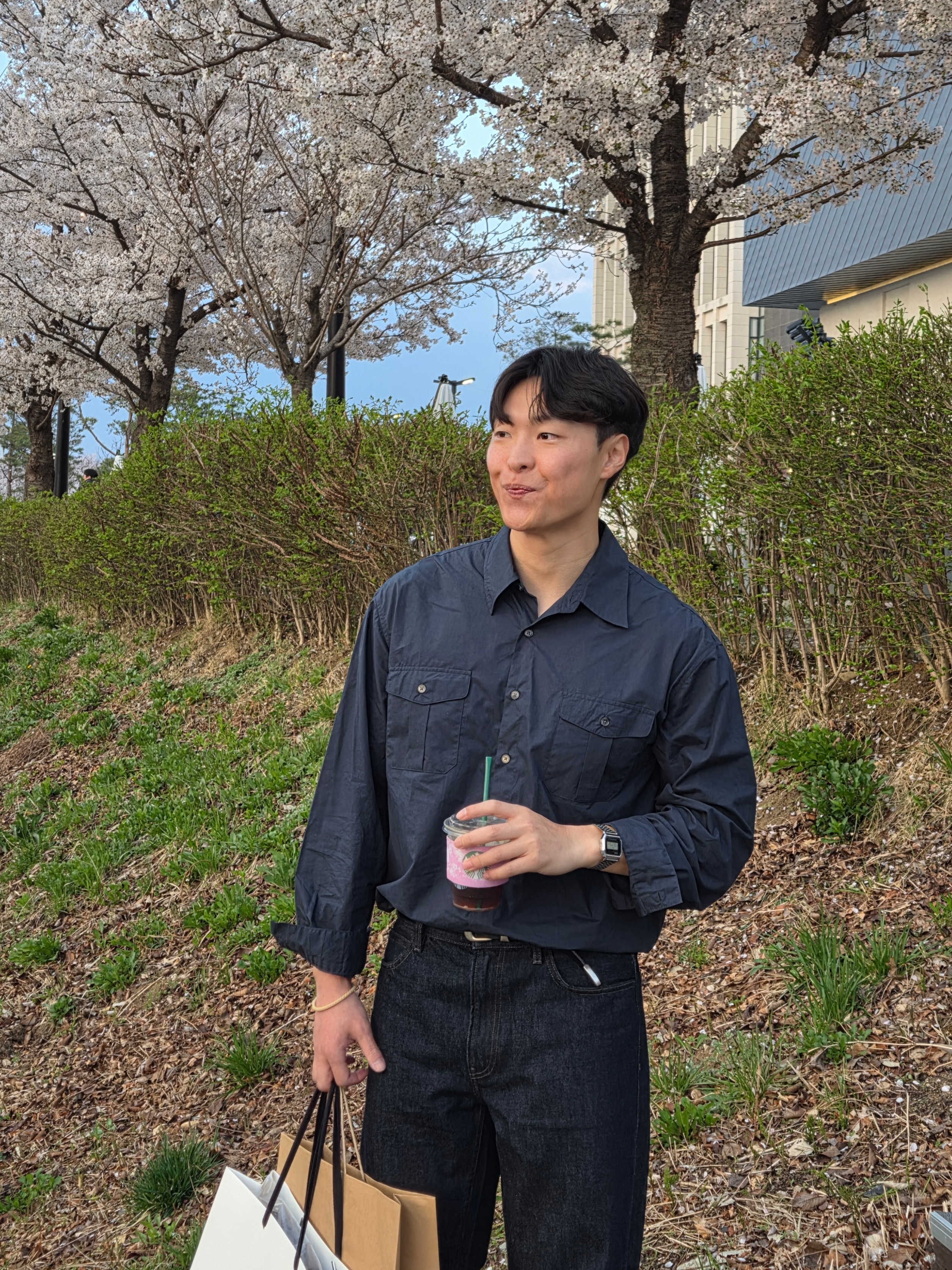 Uniqlo x JW Anderson Selvedge Straight Jeans Navy, [천원딜] Casio A159WA-N1DF 착용 스타일 - 5