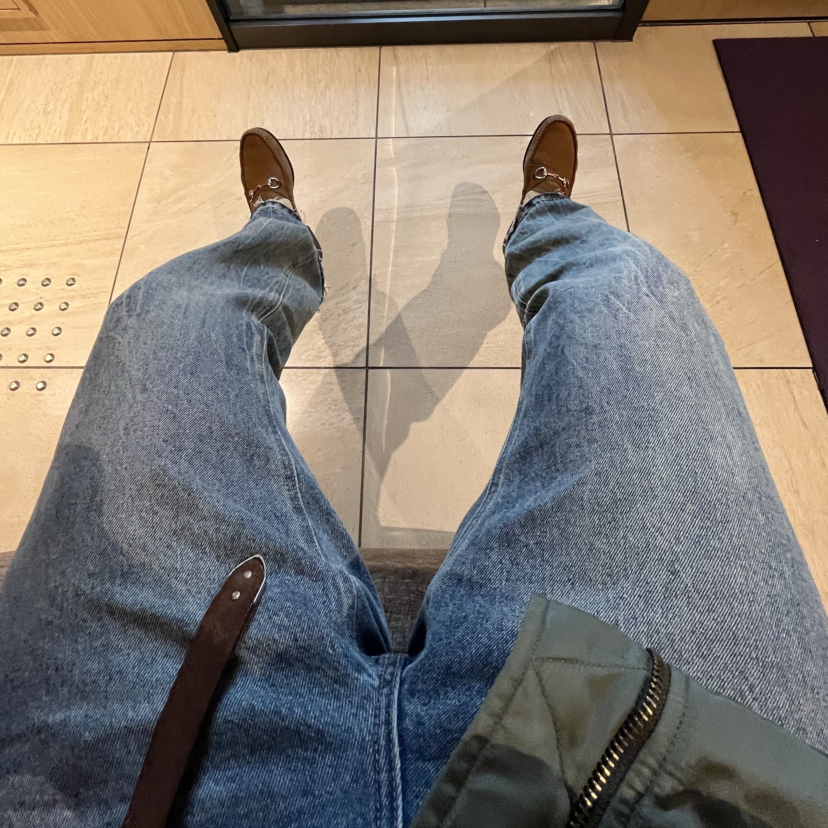 Gucci Gigi Loafer Light Brown 착용 스타일