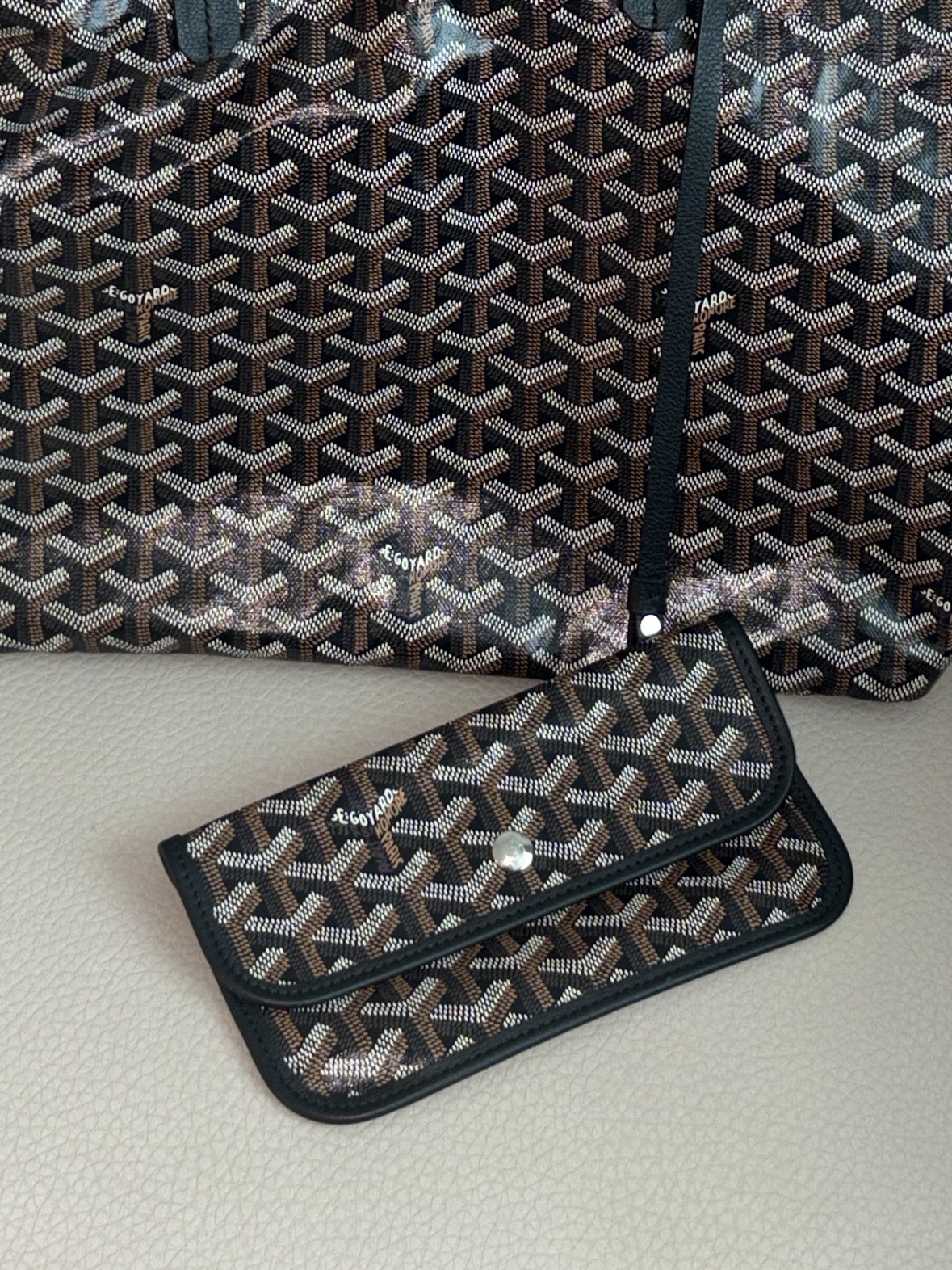 Goyard Saint Louis PM Bag Black 착용 스타일 - 2