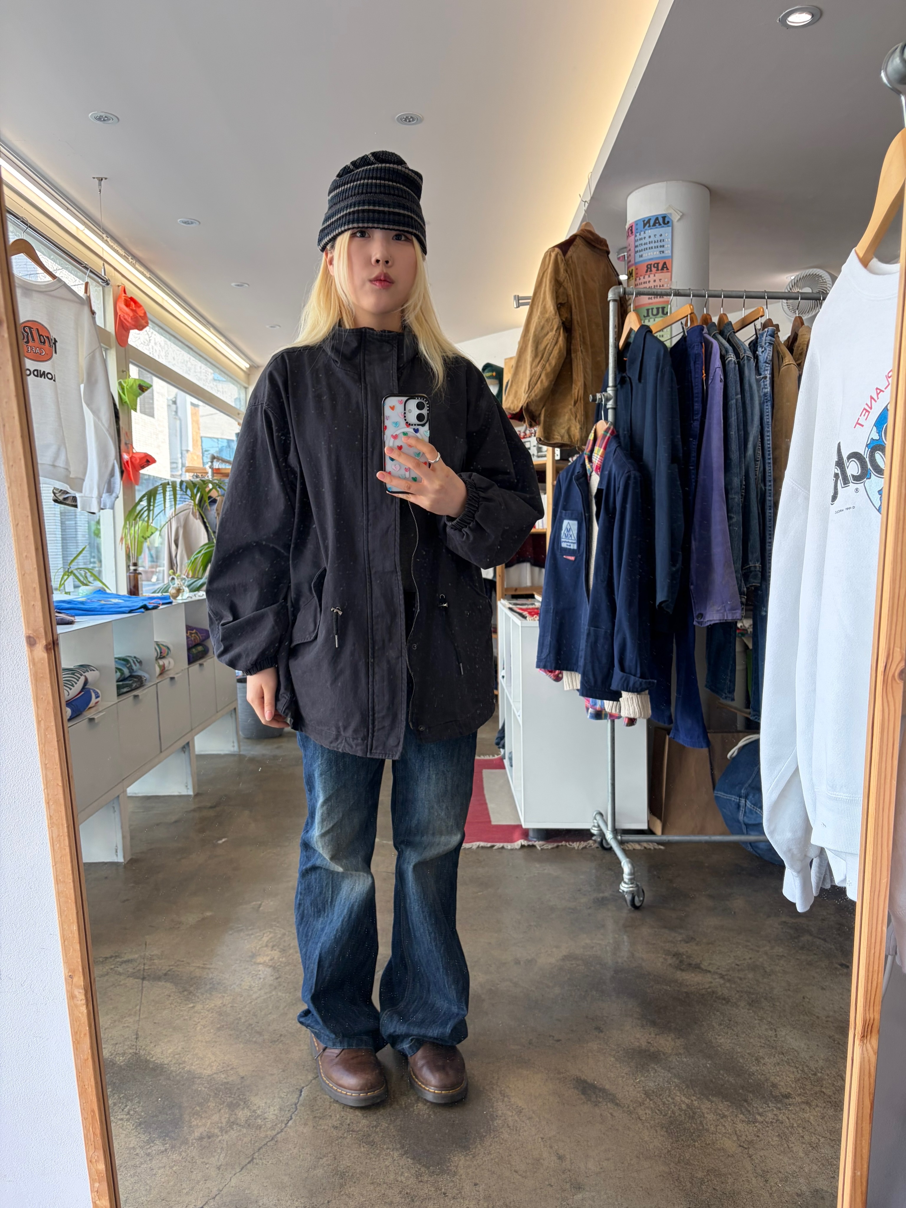 Khakis Harbor Beanie Black, Dr. Martens 1461 Crazy Horse Dark Brown 착용 스타일 - 2