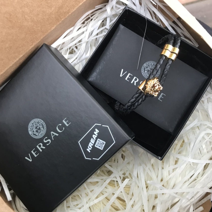 Versace Medusa Braided Leather Bracelet Gold 착용 스타일 - 1