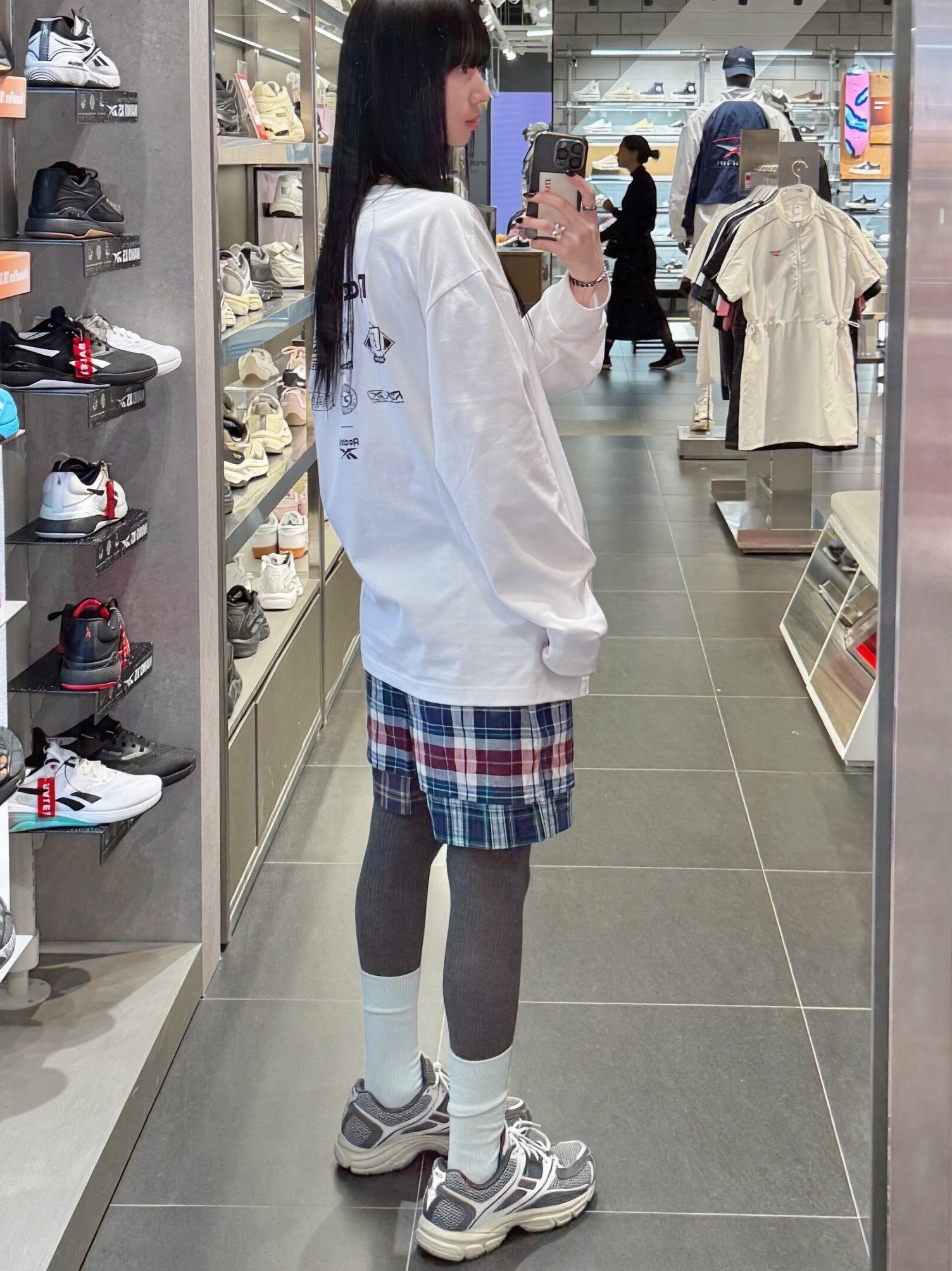 Reebok Trinity KFS Charcoal 착용 스타일 - 4