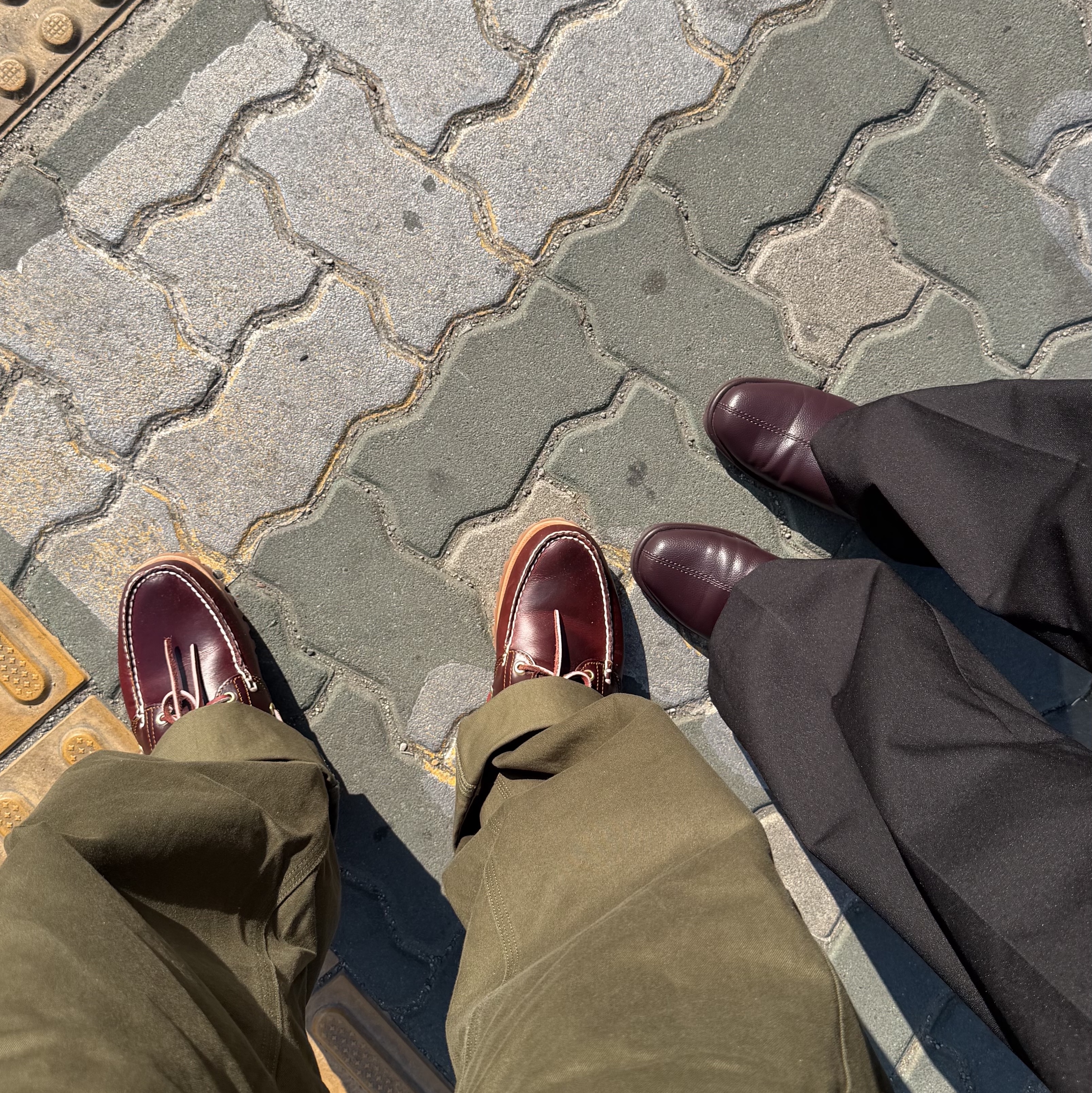 Timberland Authentic 3-Eye Classic Lug Burgundy -Wide, Timberland Classic Waterproof Boots Wheat Brown - Wide 착용 스타일 - 1